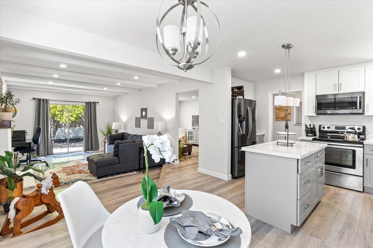 Detail Gallery Image 6 of 23 For 5856 Erskine Ct, San Jose,  CA 95123 - 4 Beds | 2 Baths
