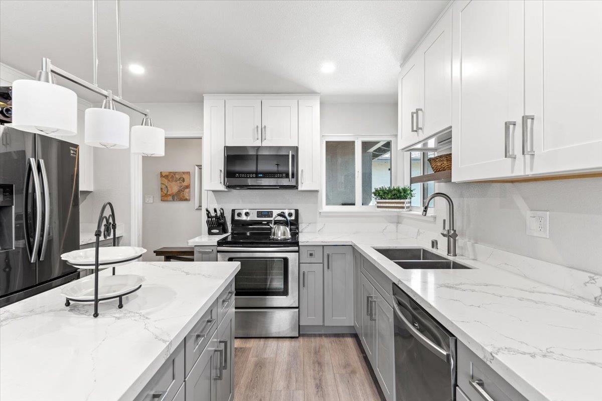 Detail Gallery Image 7 of 23 For 5856 Erskine Ct, San Jose,  CA 95123 - 4 Beds | 2 Baths