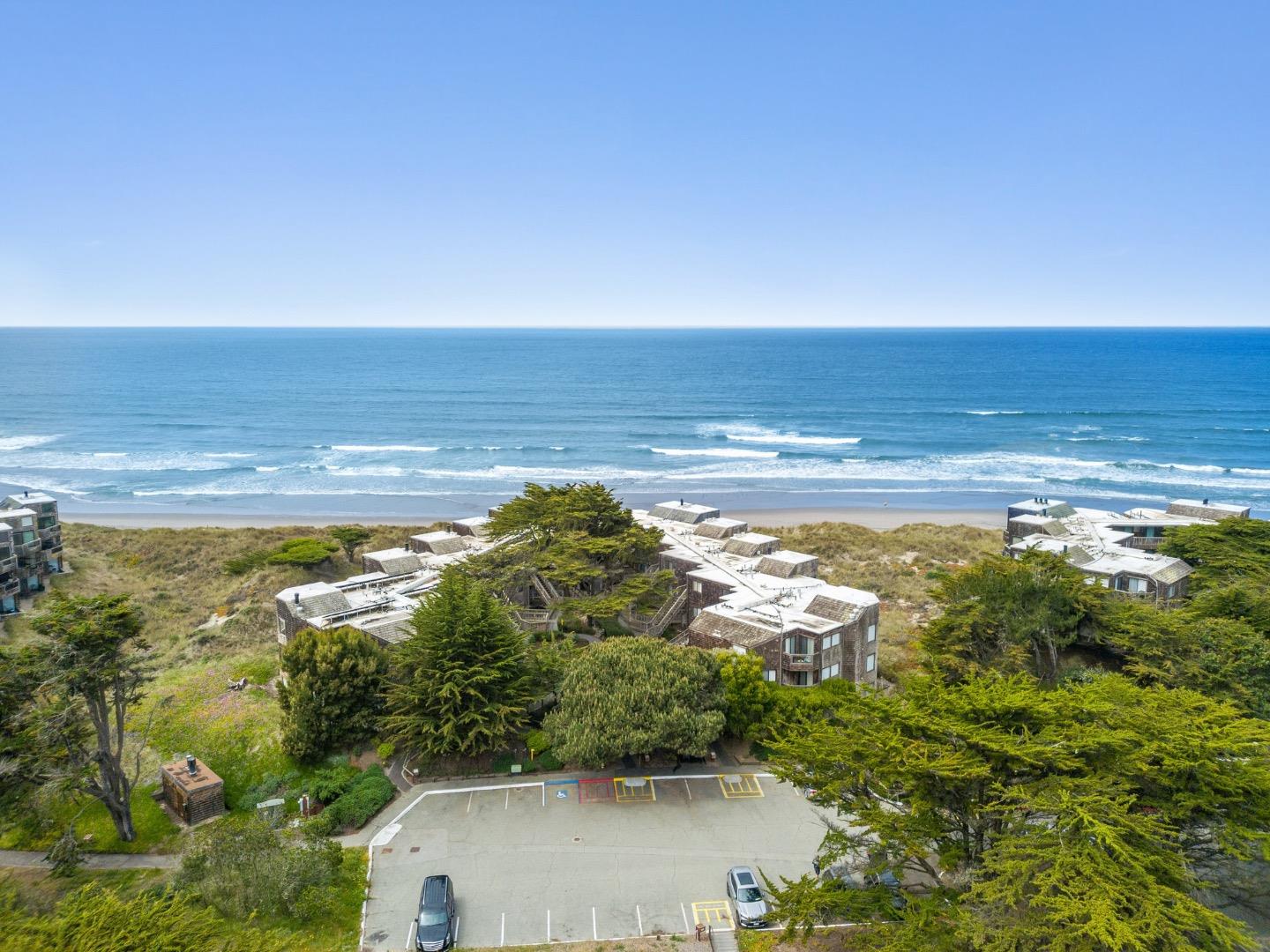 Detail Gallery Image 2 of 54 For 101 Shell Dr #127,  Watsonville,  CA 95076 - 2 Beds | 2 Baths