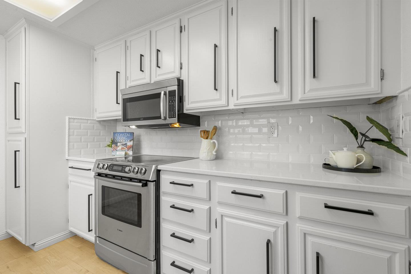 Detail Gallery Image 14 of 32 For 873 Boardwalk Pl, Redwood Shores,  CA 94065 - 2 Beds | 2/1 Baths