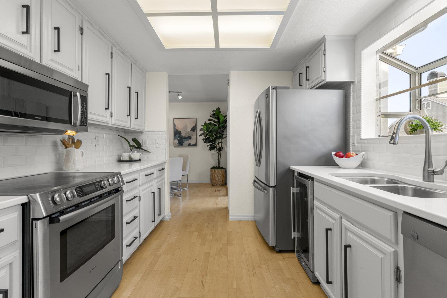 Detail Gallery Image 16 of 32 For 873 Boardwalk Pl, Redwood Shores,  CA 94065 - 2 Beds | 2/1 Baths