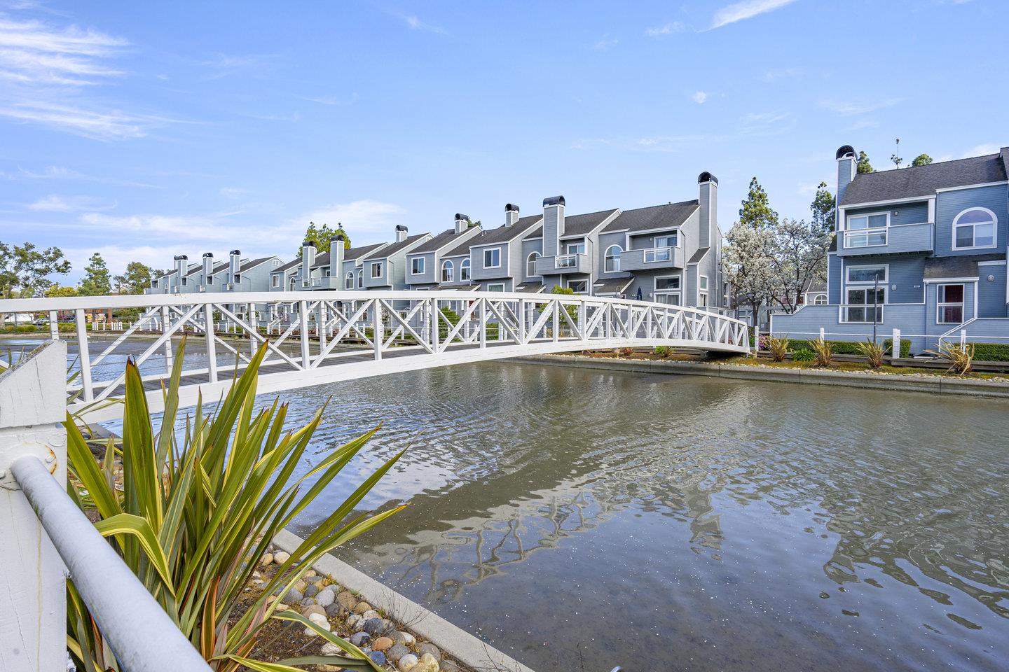 Detail Gallery Image 32 of 32 For 873 Boardwalk Pl, Redwood Shores,  CA 94065 - 2 Beds | 2/1 Baths