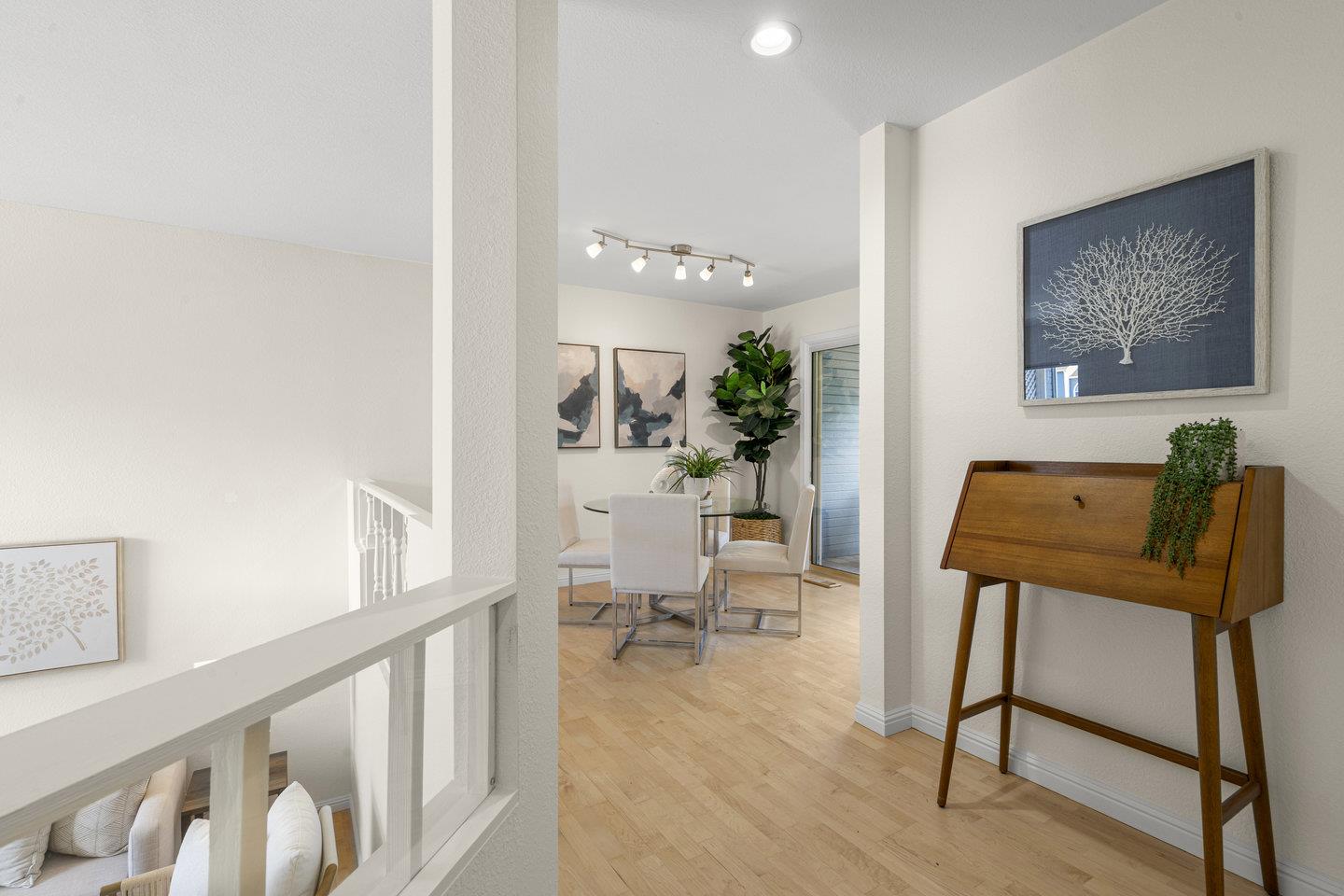 Detail Gallery Image 8 of 32 For 873 Boardwalk Pl, Redwood Shores,  CA 94065 - 2 Beds | 2/1 Baths