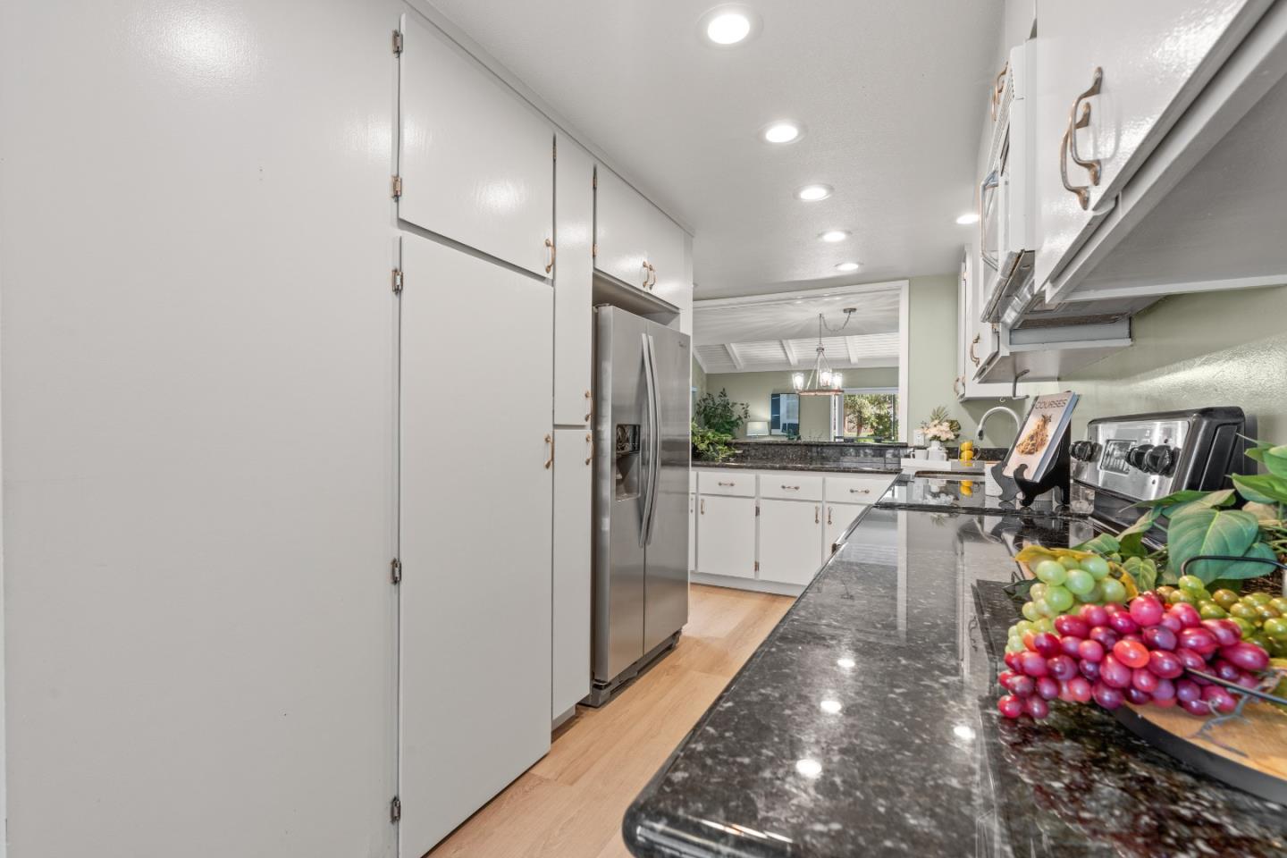 Detail Gallery Image 12 of 40 For 6139 Montgomery Pl, San Jose,  CA 95135 - 2 Beds | 2 Baths