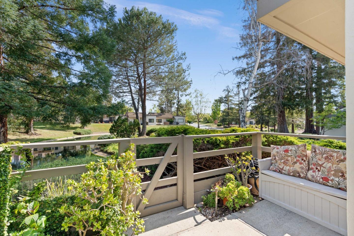 Detail Gallery Image 5 of 40 For 6139 Montgomery Pl, San Jose,  CA 95135 - 2 Beds | 2 Baths