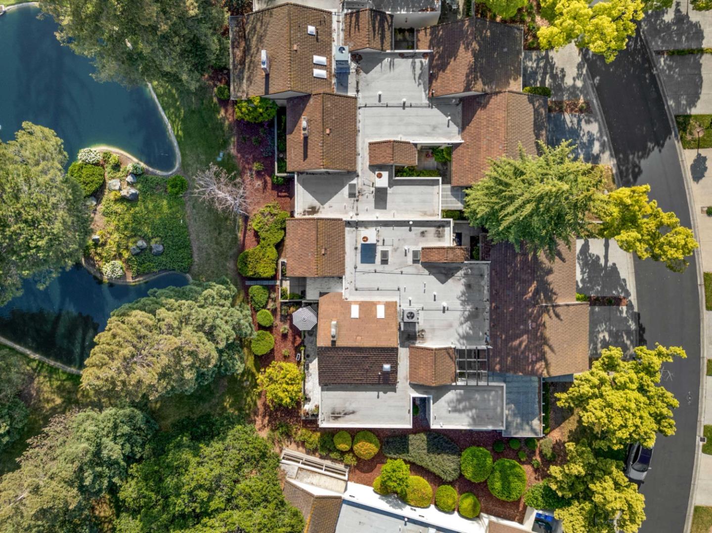Detail Gallery Image 6 of 40 For 6139 Montgomery Pl, San Jose,  CA 95135 - 2 Beds | 2 Baths