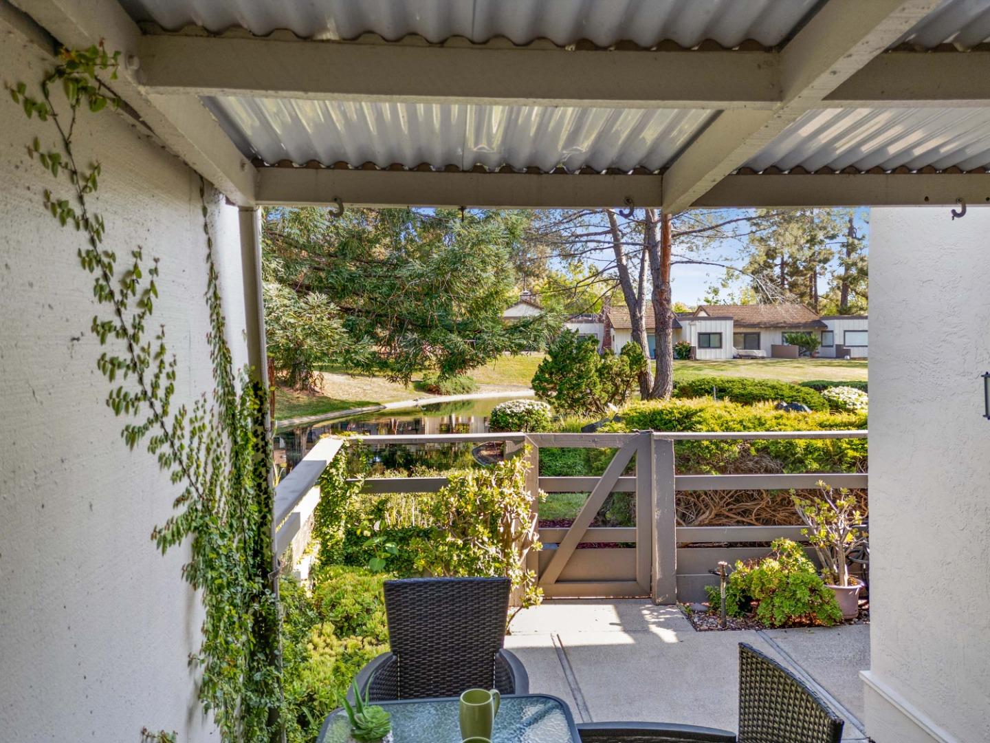 Detail Gallery Image 8 of 40 For 6139 Montgomery Pl, San Jose,  CA 95135 - 2 Beds | 2 Baths