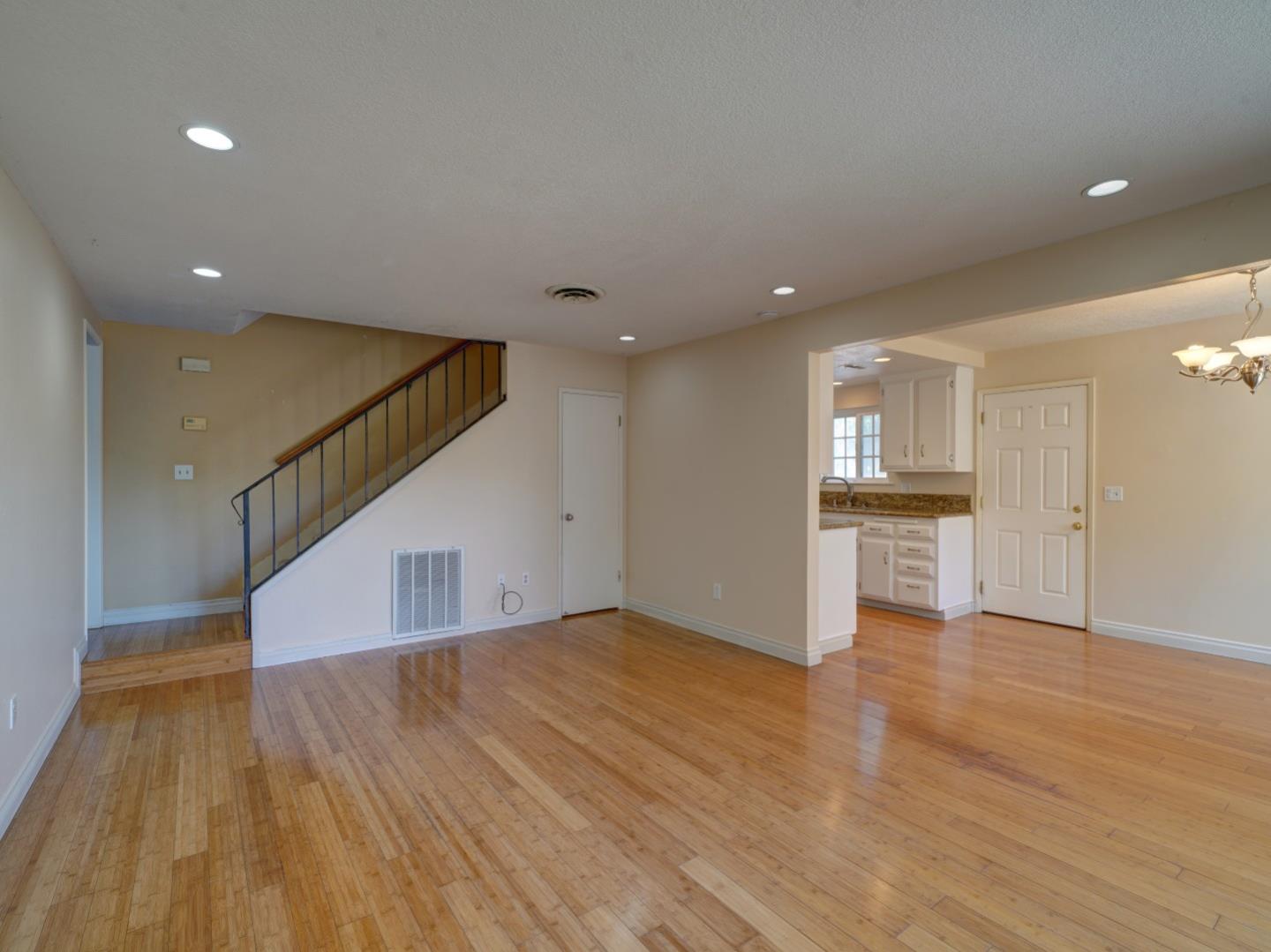 Detail Gallery Image 2 of 20 For 1750 Prefumo Canyon Rd #66,  San Luis Obispo,  CA 93405 - 2 Beds | 1/1 Baths