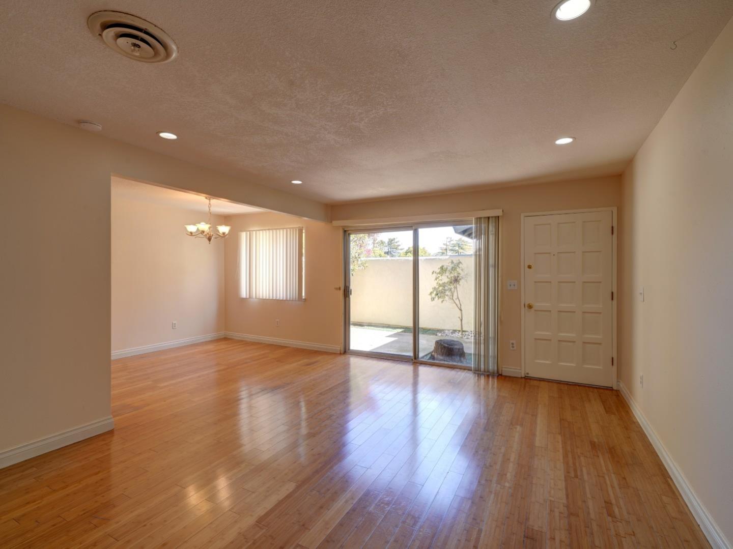 Detail Gallery Image 3 of 20 For 1750 Prefumo Canyon Rd #66,  San Luis Obispo,  CA 93405 - 2 Beds | 1/1 Baths