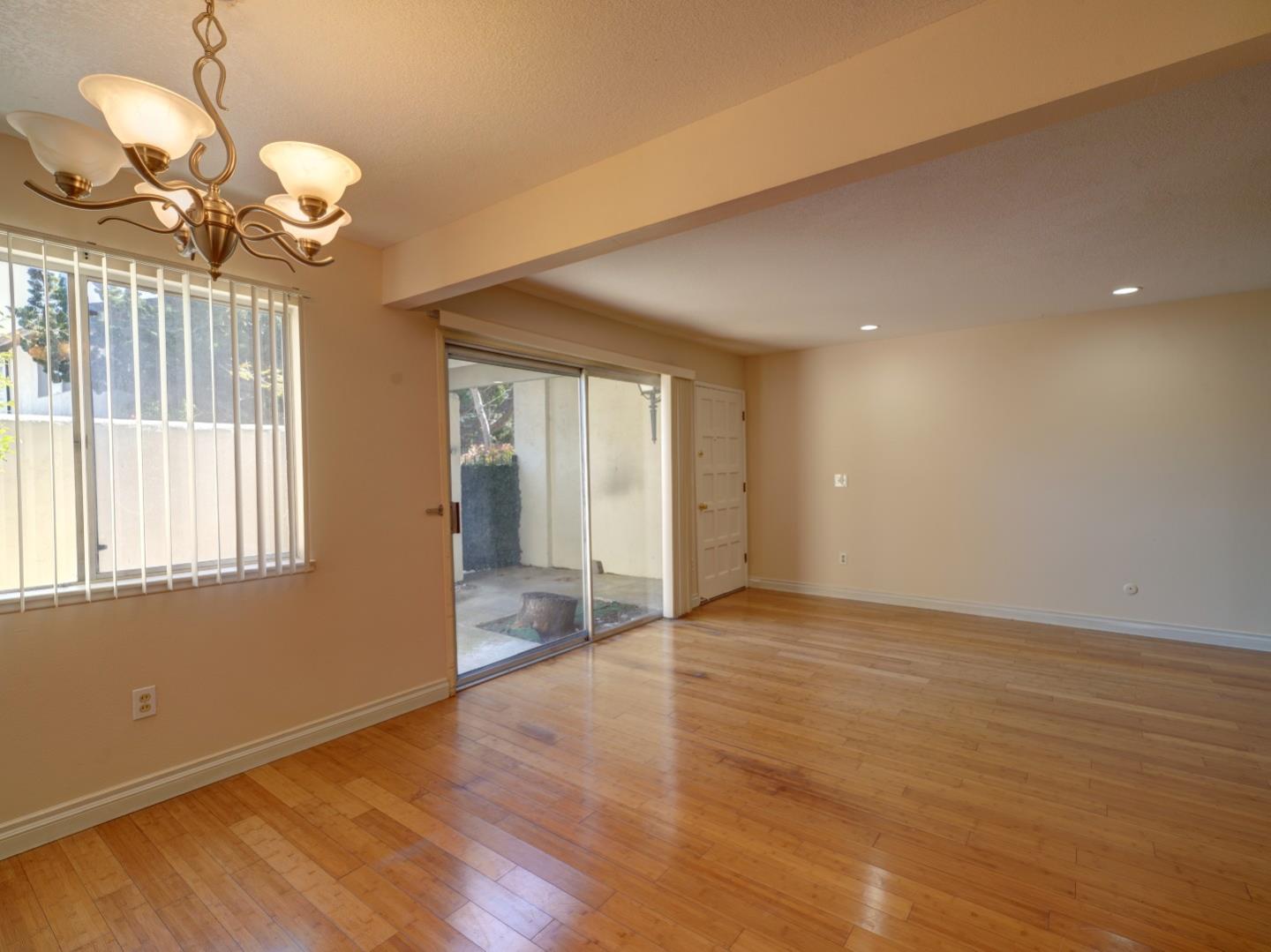 Detail Gallery Image 6 of 20 For 1750 Prefumo Canyon Rd #66,  San Luis Obispo,  CA 93405 - 2 Beds | 1/1 Baths