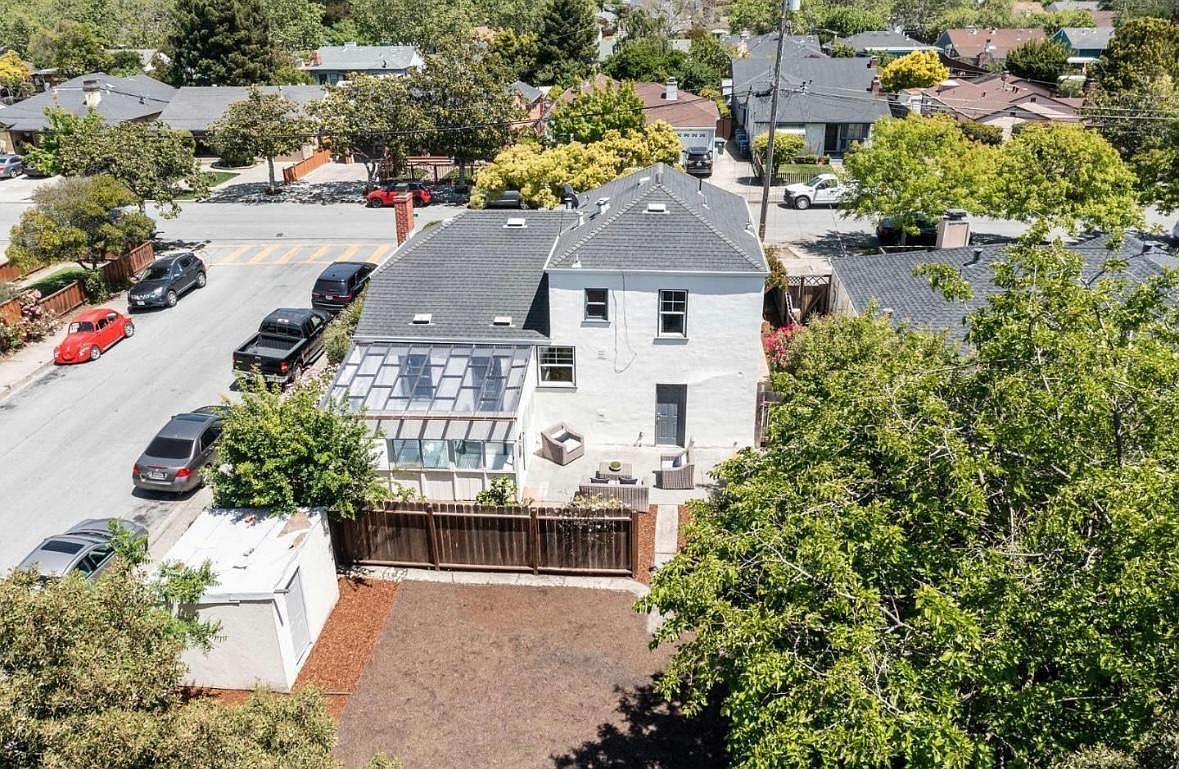 Detail Gallery Image 12 of 12 For 1065 10th Ave, Redwood City,  CA 94063 - 2 Beds | 1/1 Baths