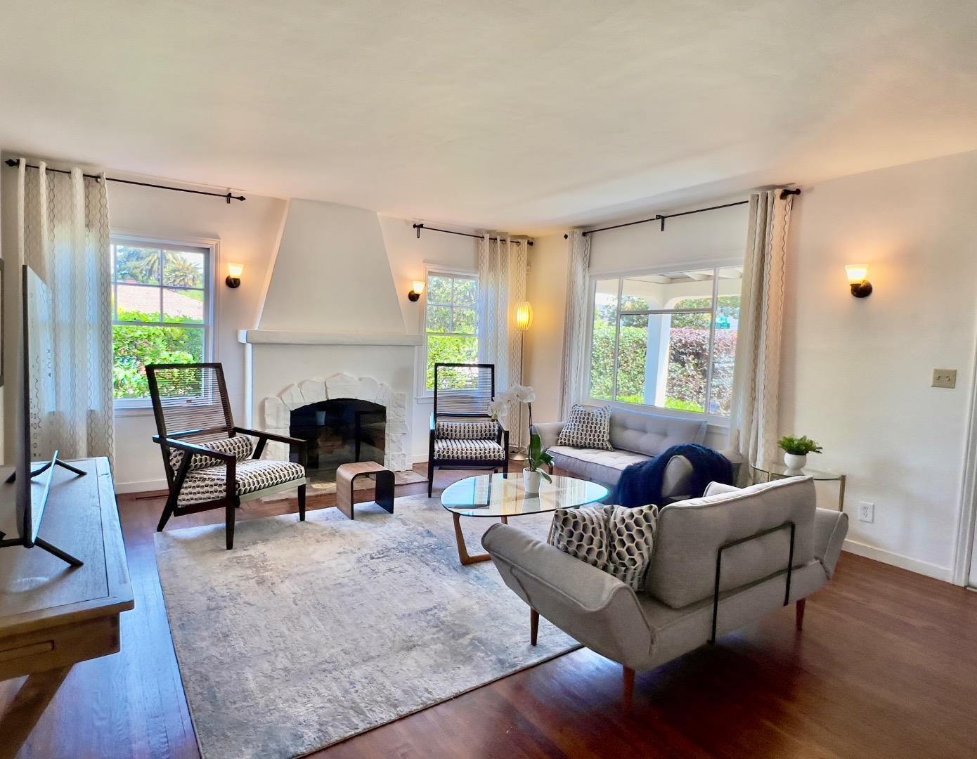 Detail Gallery Image 4 of 12 For 1065 10th Ave, Redwood City,  CA 94063 - 2 Beds | 1/1 Baths