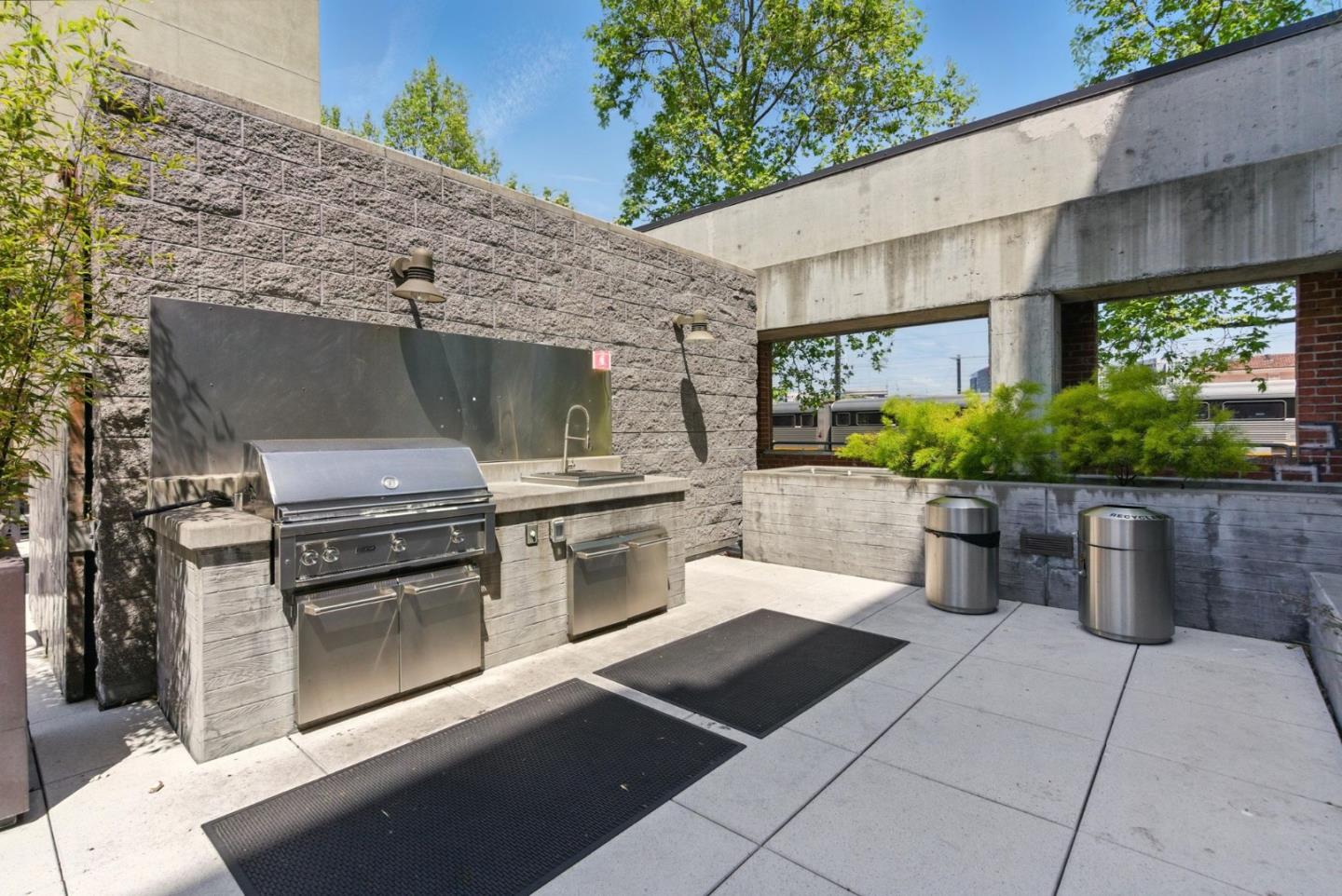 Detail Gallery Image 27 of 39 For 88 Bush St #2105,  San Jose,  CA 95126 - 2 Beds | 2 Baths