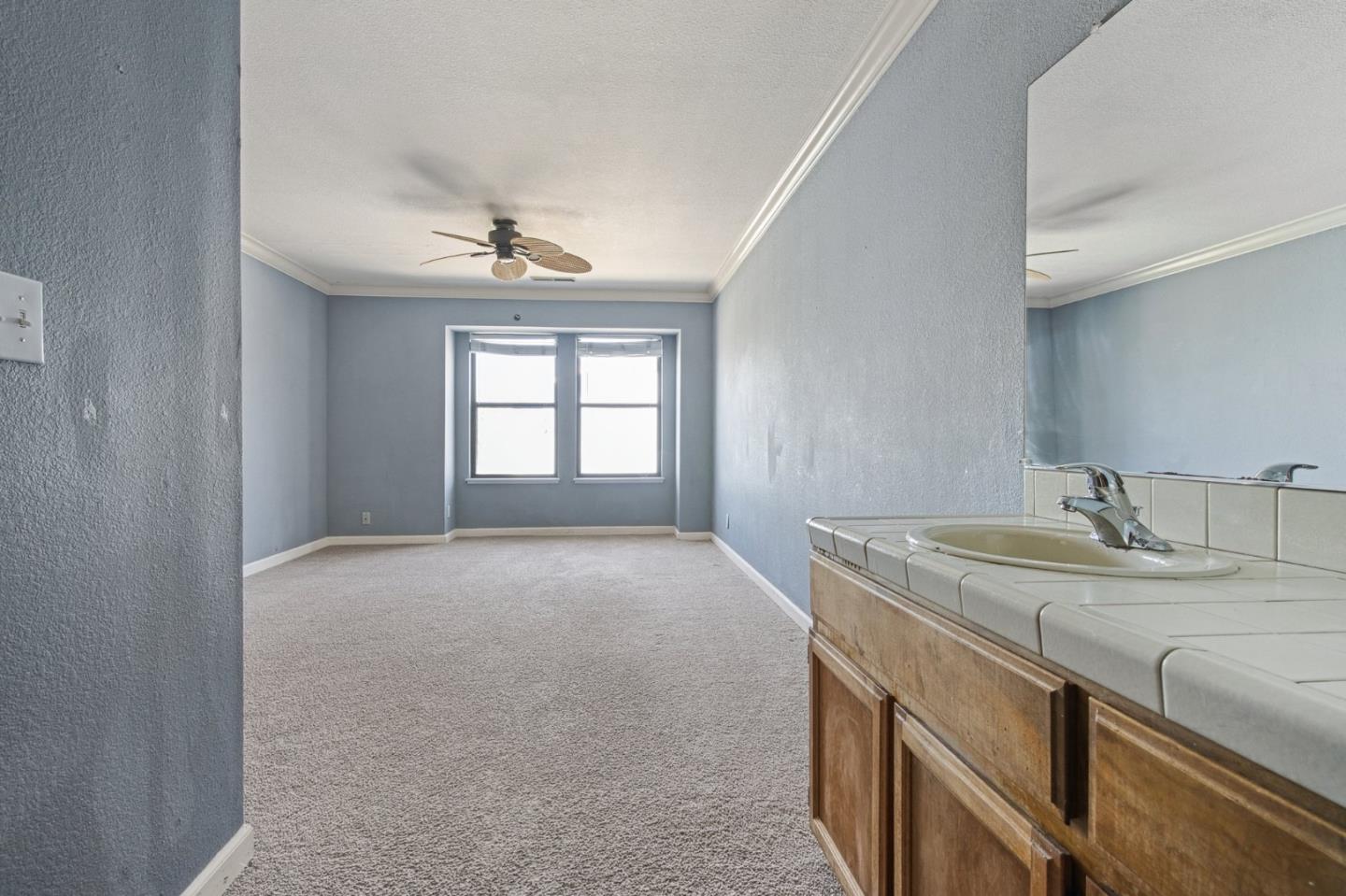 Detail Gallery Image 19 of 25 For 19216 Center St #B,  Castro Valley,  CA 94546 - 2 Beds | 1/1 Baths