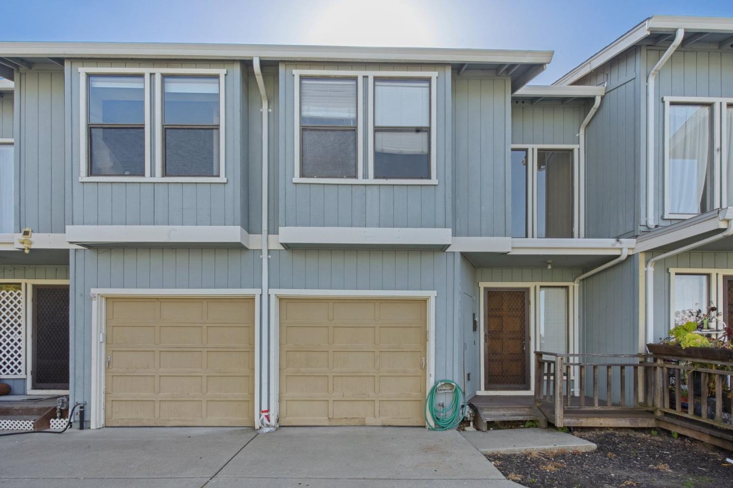 Detail Gallery Image 2 of 25 For 19216 Center St #B,  Castro Valley,  CA 94546 - 2 Beds | 1/1 Baths
