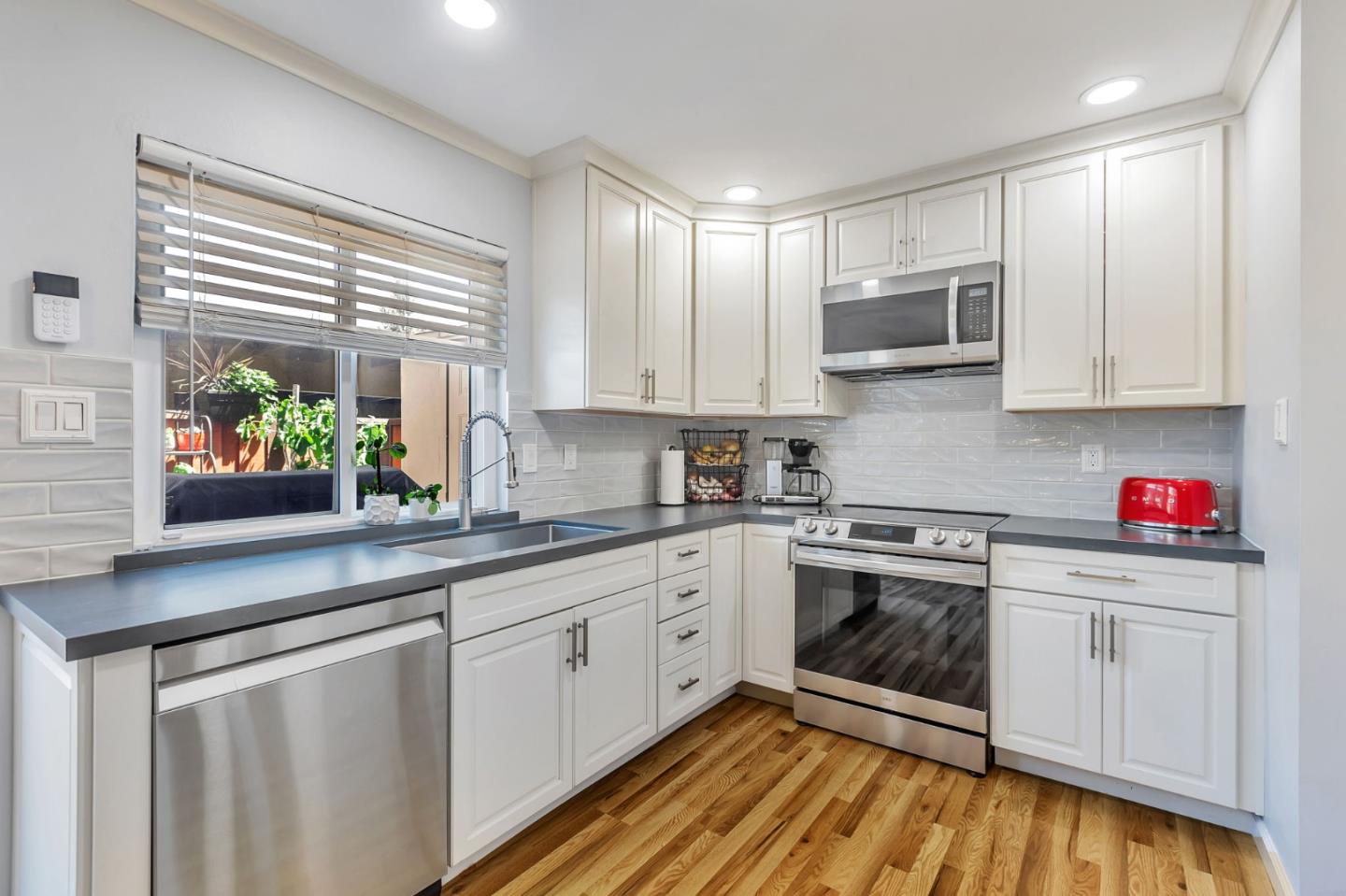 Detail Gallery Image 7 of 32 For 5490 Don Diego Ct, San Jose,  CA 95123 - 2 Beds | 1/1 Baths