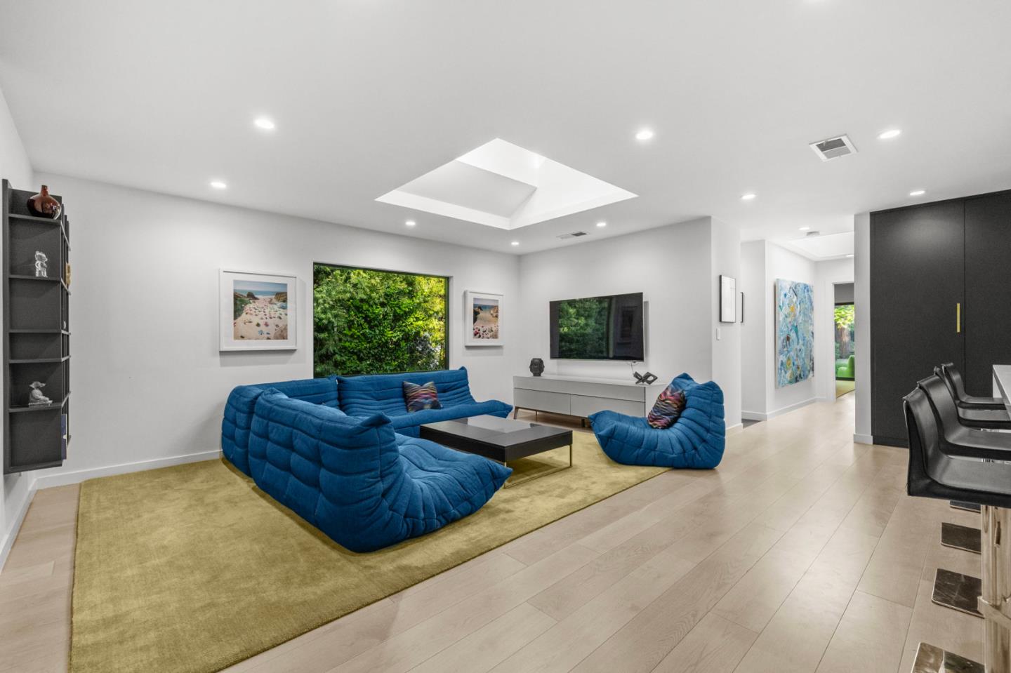 Detail Gallery Image 24 of 86 For 244 Roblar Ave, Hillsborough,  CA 94010 - 3 Beds | 3/1 Baths
