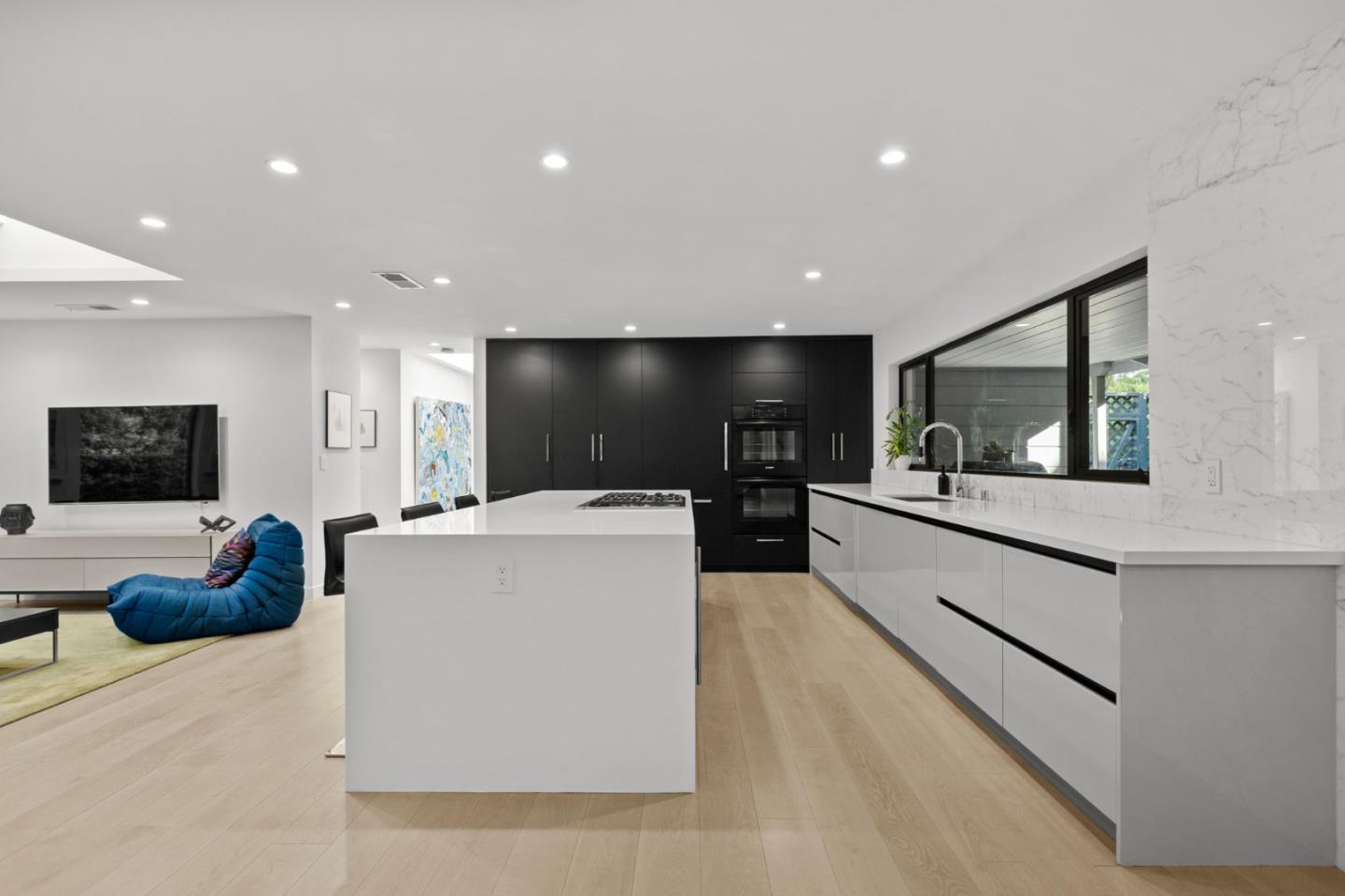Detail Gallery Image 34 of 86 For 244 Roblar Ave, Hillsborough,  CA 94010 - 3 Beds | 3/1 Baths