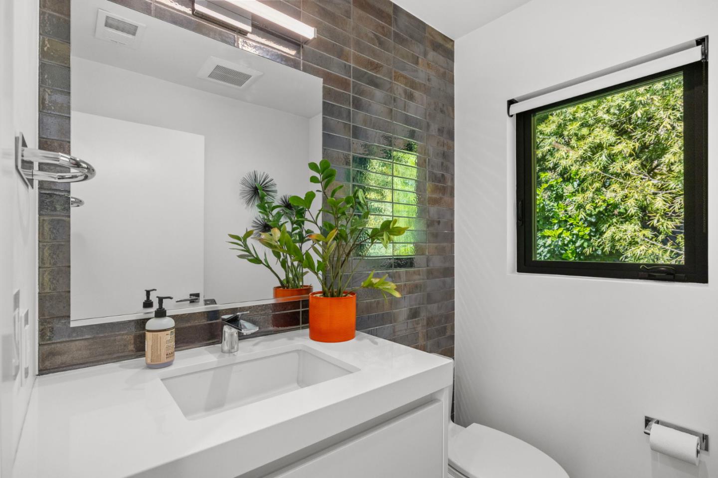 Detail Gallery Image 41 of 86 For 244 Roblar Ave, Hillsborough,  CA 94010 - 3 Beds | 3/1 Baths
