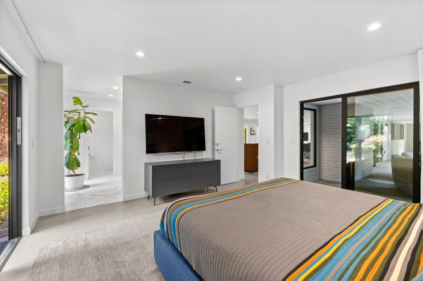 Detail Gallery Image 46 of 86 For 244 Roblar Ave, Hillsborough,  CA 94010 - 3 Beds | 3/1 Baths
