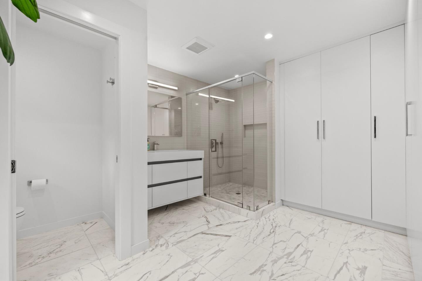 Detail Gallery Image 47 of 86 For 244 Roblar Ave, Hillsborough,  CA 94010 - 3 Beds | 3/1 Baths