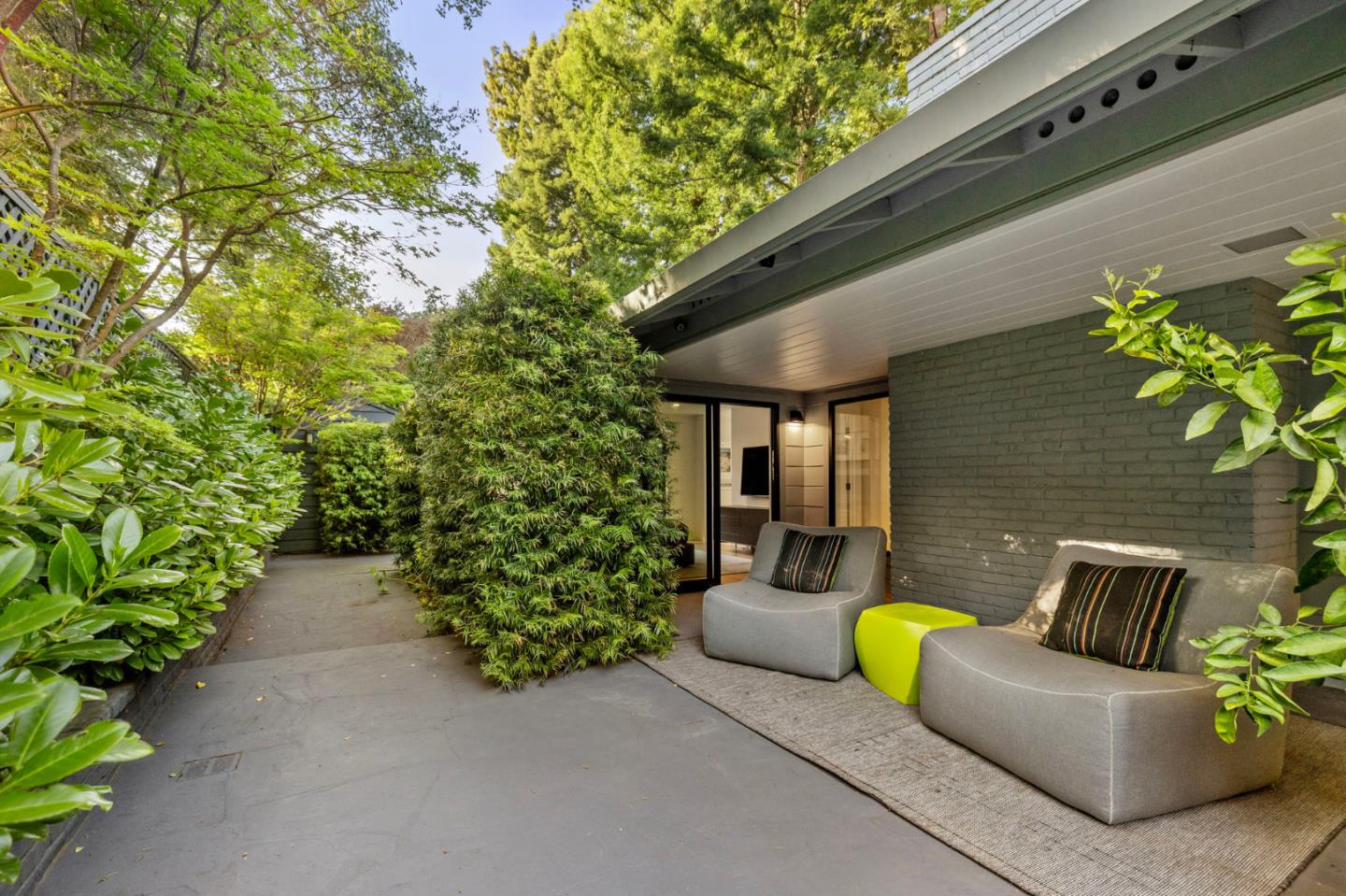 Detail Gallery Image 64 of 86 For 244 Roblar Ave, Hillsborough,  CA 94010 - 3 Beds | 3/1 Baths