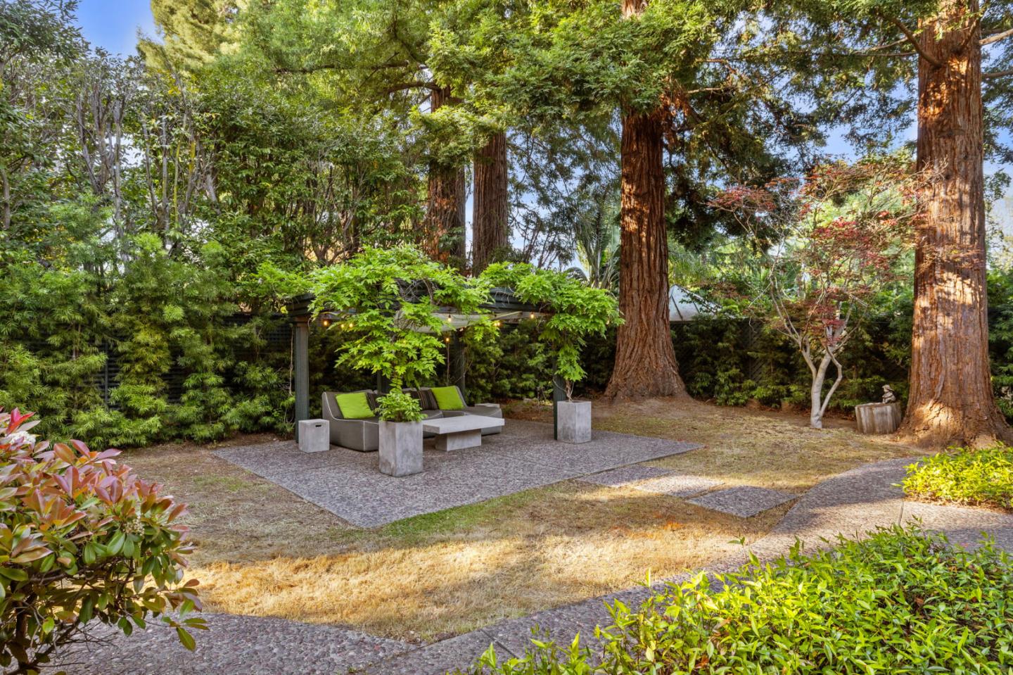 Detail Gallery Image 69 of 86 For 244 Roblar Ave, Hillsborough,  CA 94010 - 3 Beds | 3/1 Baths