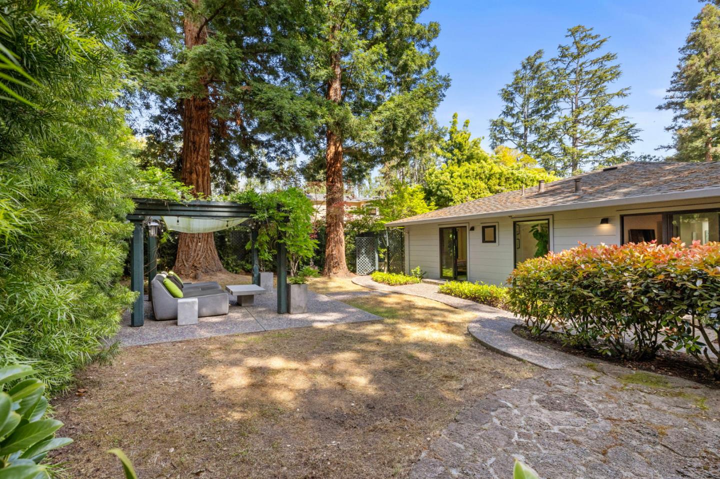 Detail Gallery Image 71 of 86 For 244 Roblar Ave, Hillsborough,  CA 94010 - 3 Beds | 3/1 Baths