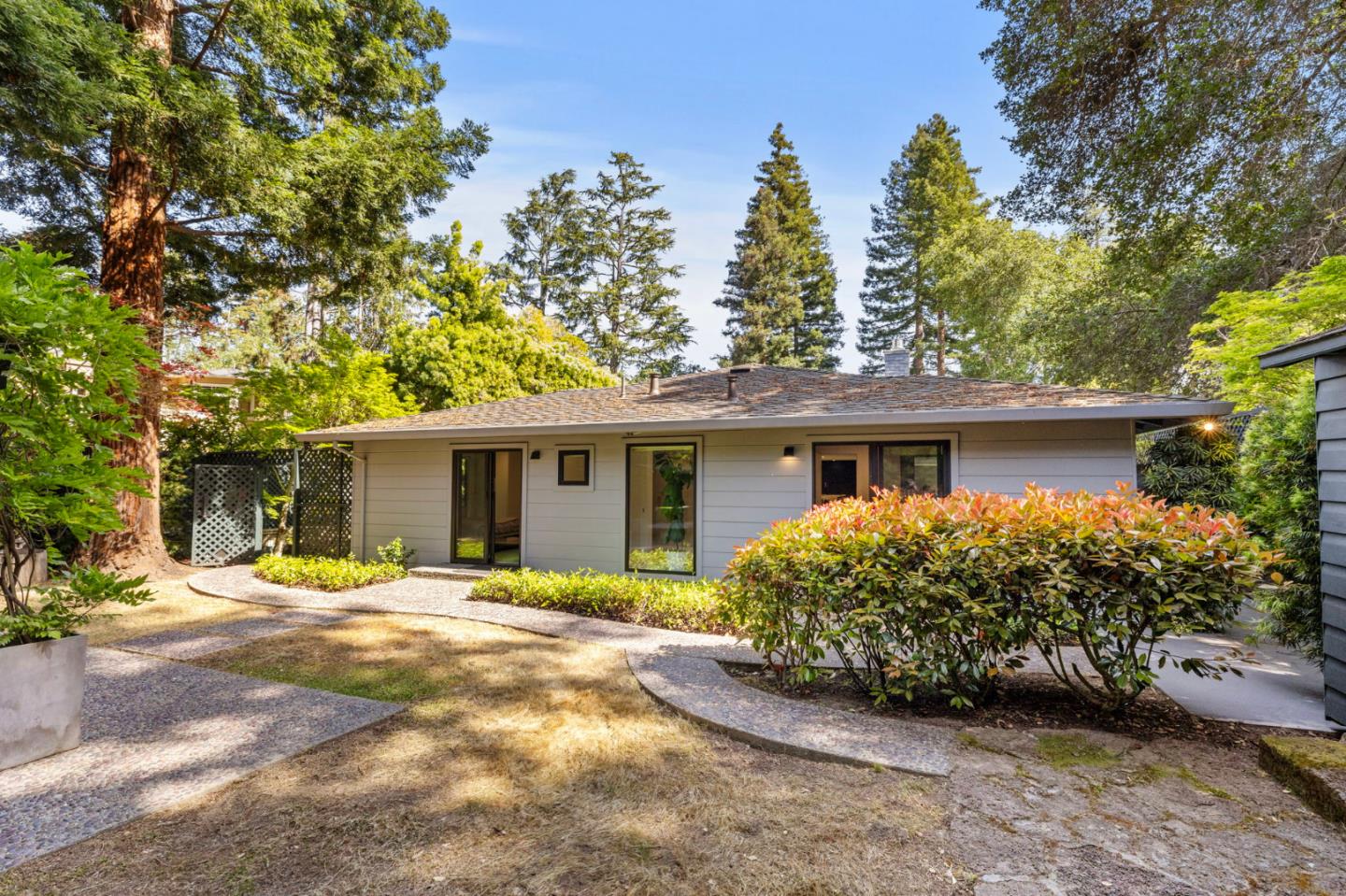 Detail Gallery Image 72 of 86 For 244 Roblar Ave, Hillsborough,  CA 94010 - 3 Beds | 3/1 Baths
