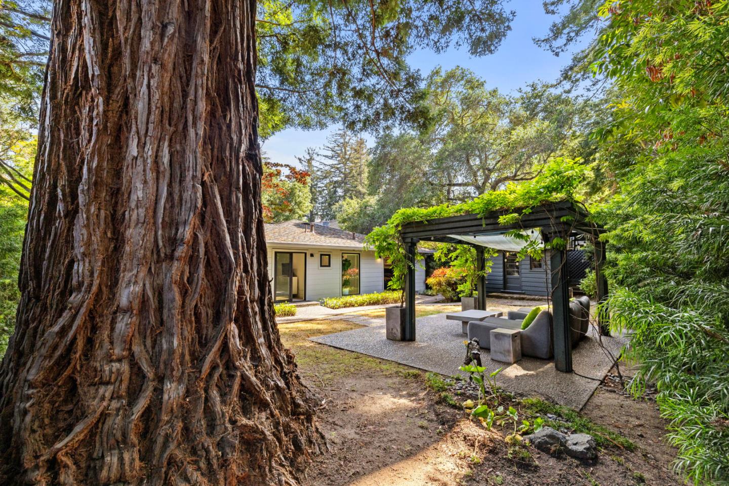 Detail Gallery Image 74 of 86 For 244 Roblar Ave, Hillsborough,  CA 94010 - 3 Beds | 3/1 Baths