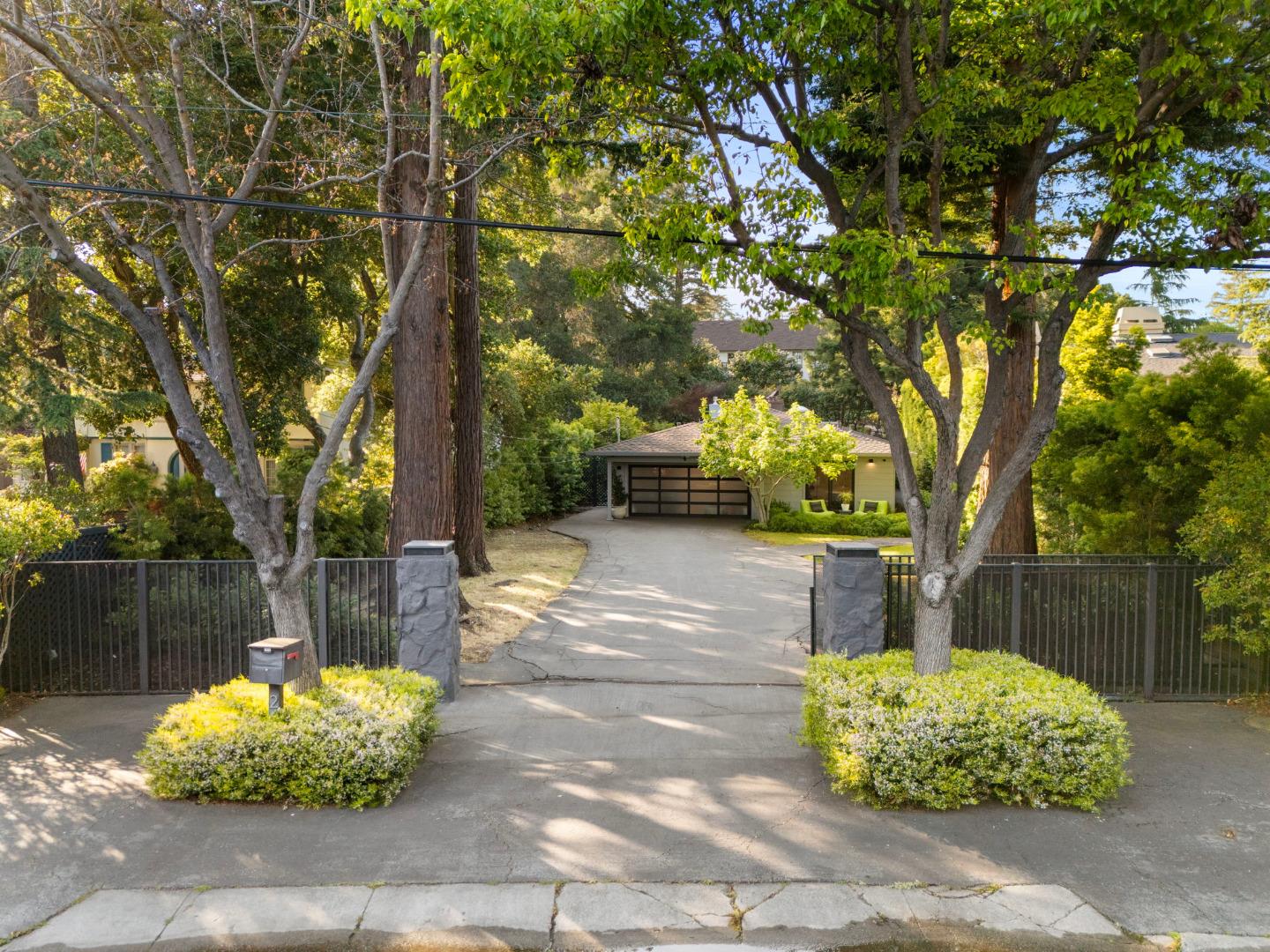 Detail Gallery Image 80 of 86 For 244 Roblar Ave, Hillsborough,  CA 94010 - 3 Beds | 3/1 Baths