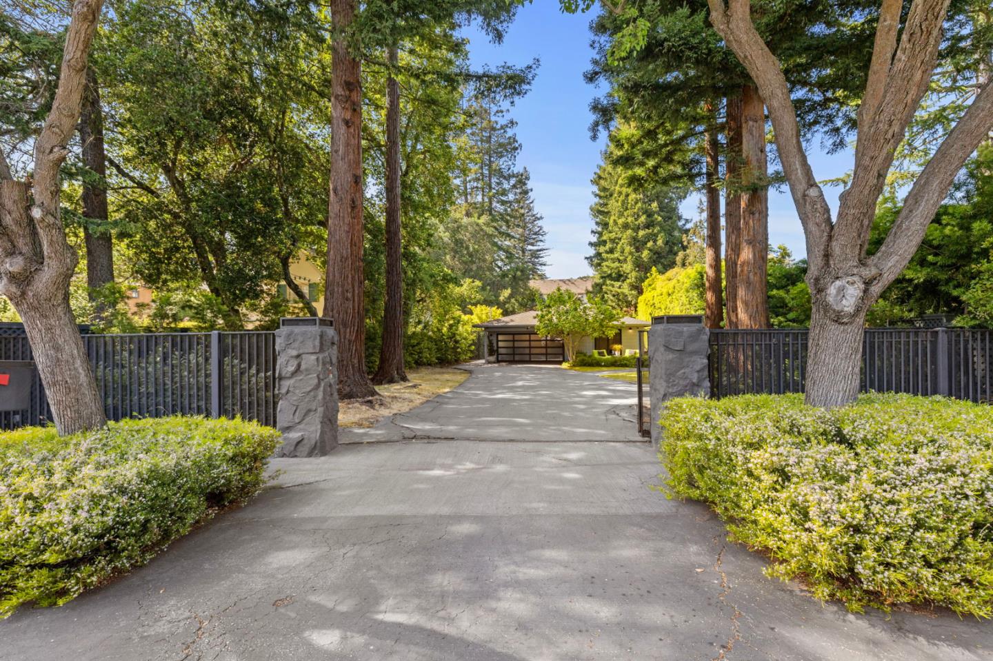 Detail Gallery Image 82 of 86 For 244 Roblar Ave, Hillsborough,  CA 94010 - 3 Beds | 3/1 Baths