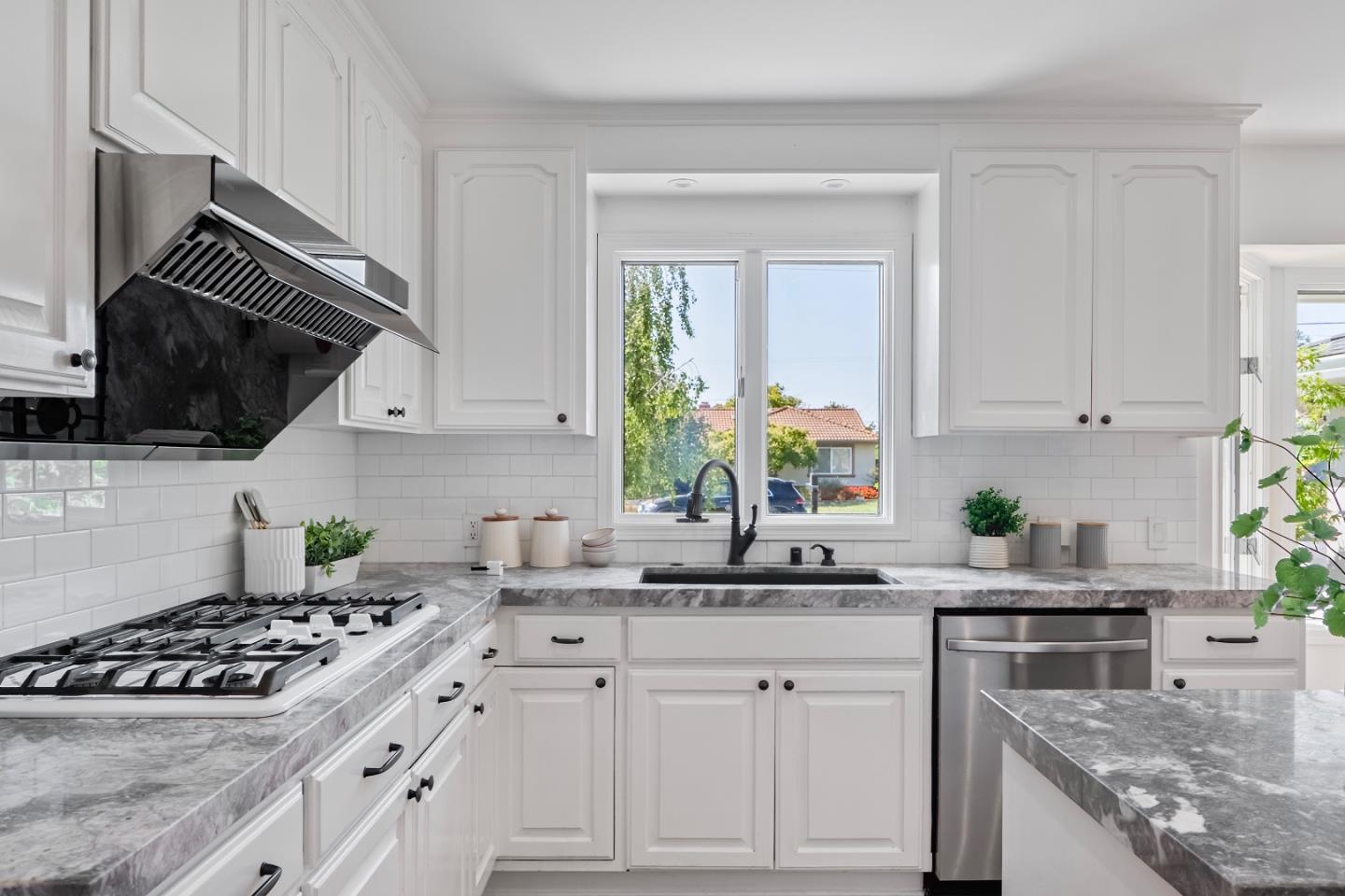 Detail Gallery Image 15 of 63 For 4118 Norris Rd, Fremont,  CA 94536 - 4 Beds | 3 Baths