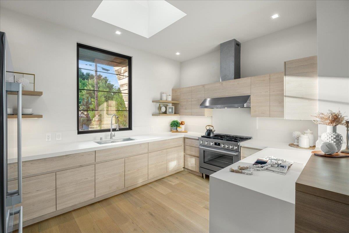 Detail Gallery Image 10 of 50 For 1627 Shirley Ave, Los Altos,  CA 94024 - 5 Beds | 4/1 Baths