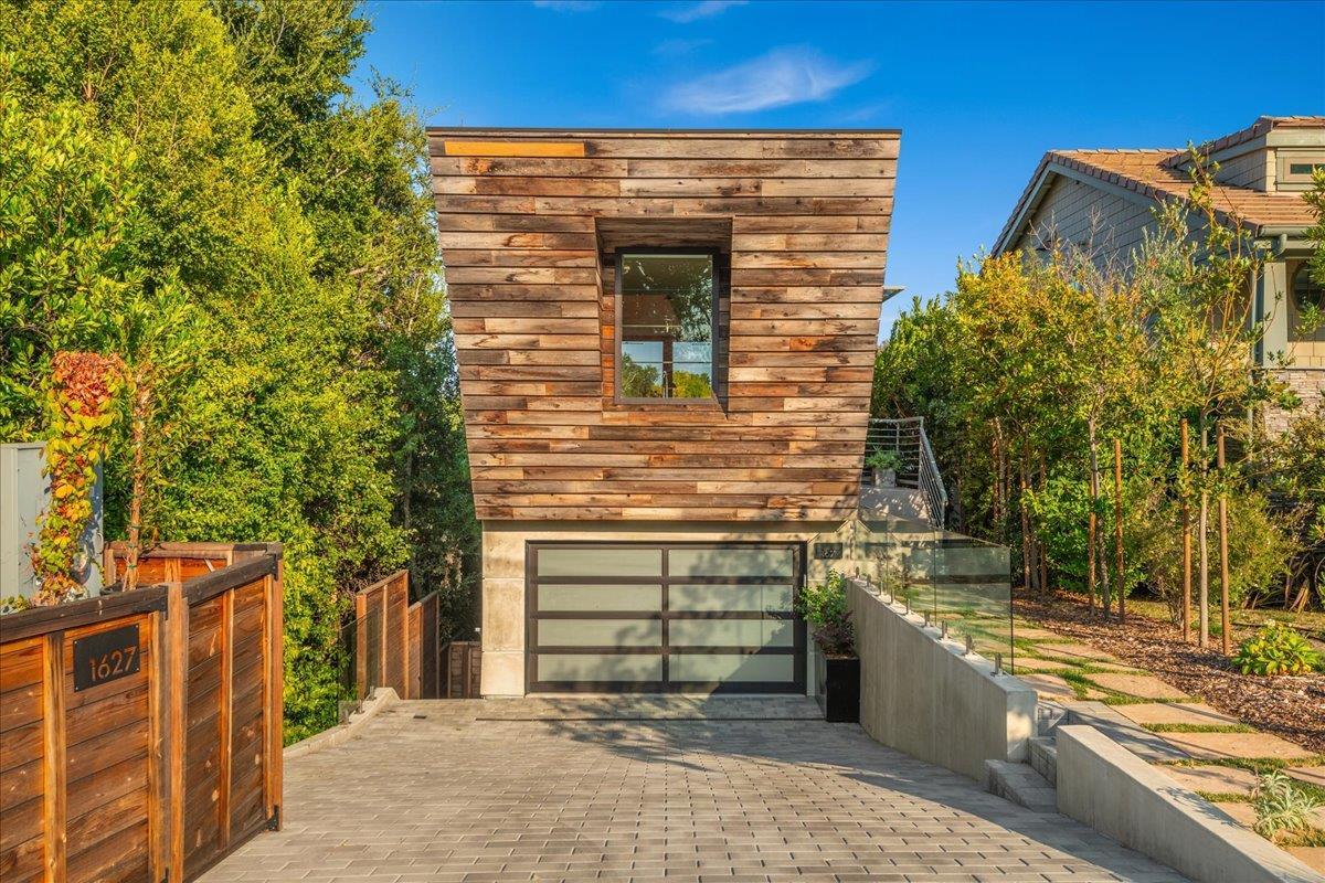 Detail Gallery Image 13 of 50 For 1627 Shirley Ave, Los Altos,  CA 94024 - 5 Beds | 4/1 Baths