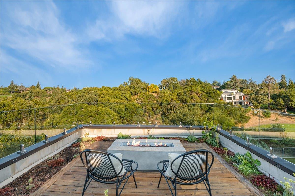 Detail Gallery Image 14 of 50 For 1627 Shirley Ave, Los Altos,  CA 94024 - 5 Beds | 4/1 Baths