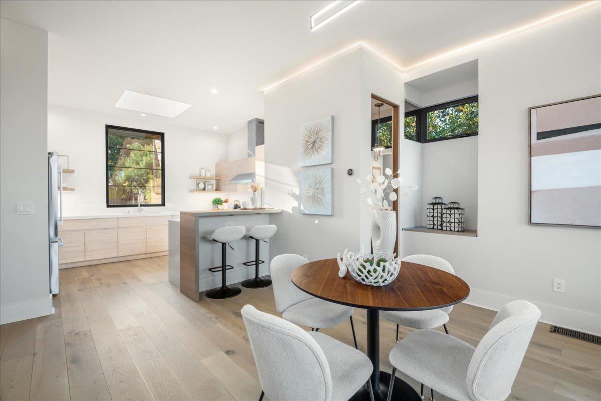 Detail Gallery Image 9 of 50 For 1627 Shirley Ave, Los Altos,  CA 94024 - 5 Beds | 4/1 Baths