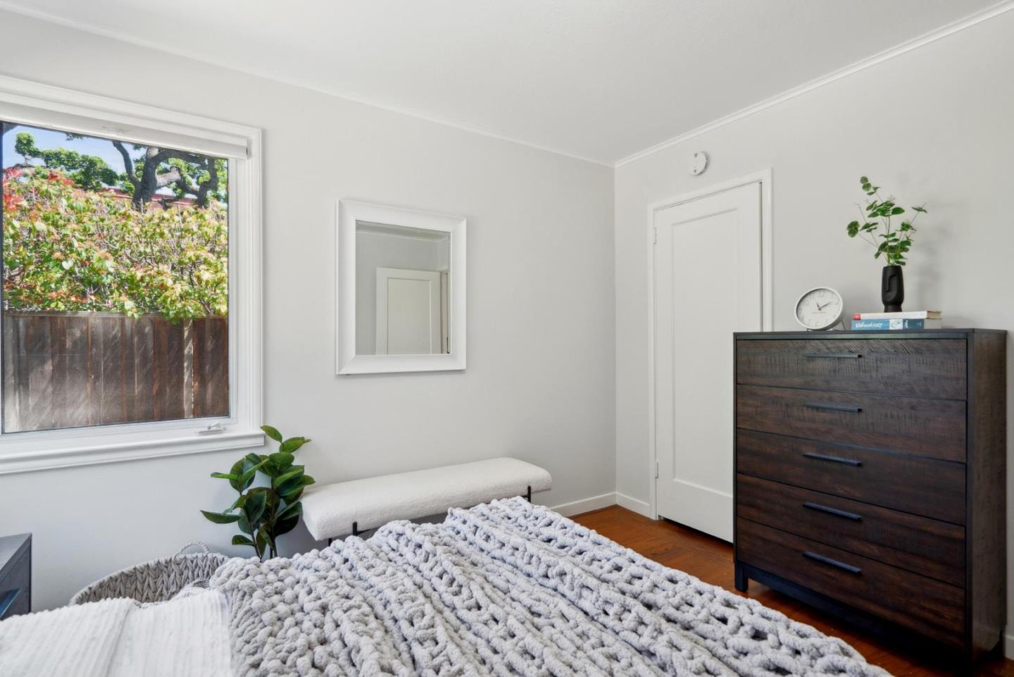 Detail Gallery Image 28 of 34 For 1230 Crane St, Menlo Park,  CA 94025 - 3 Beds | 2 Baths