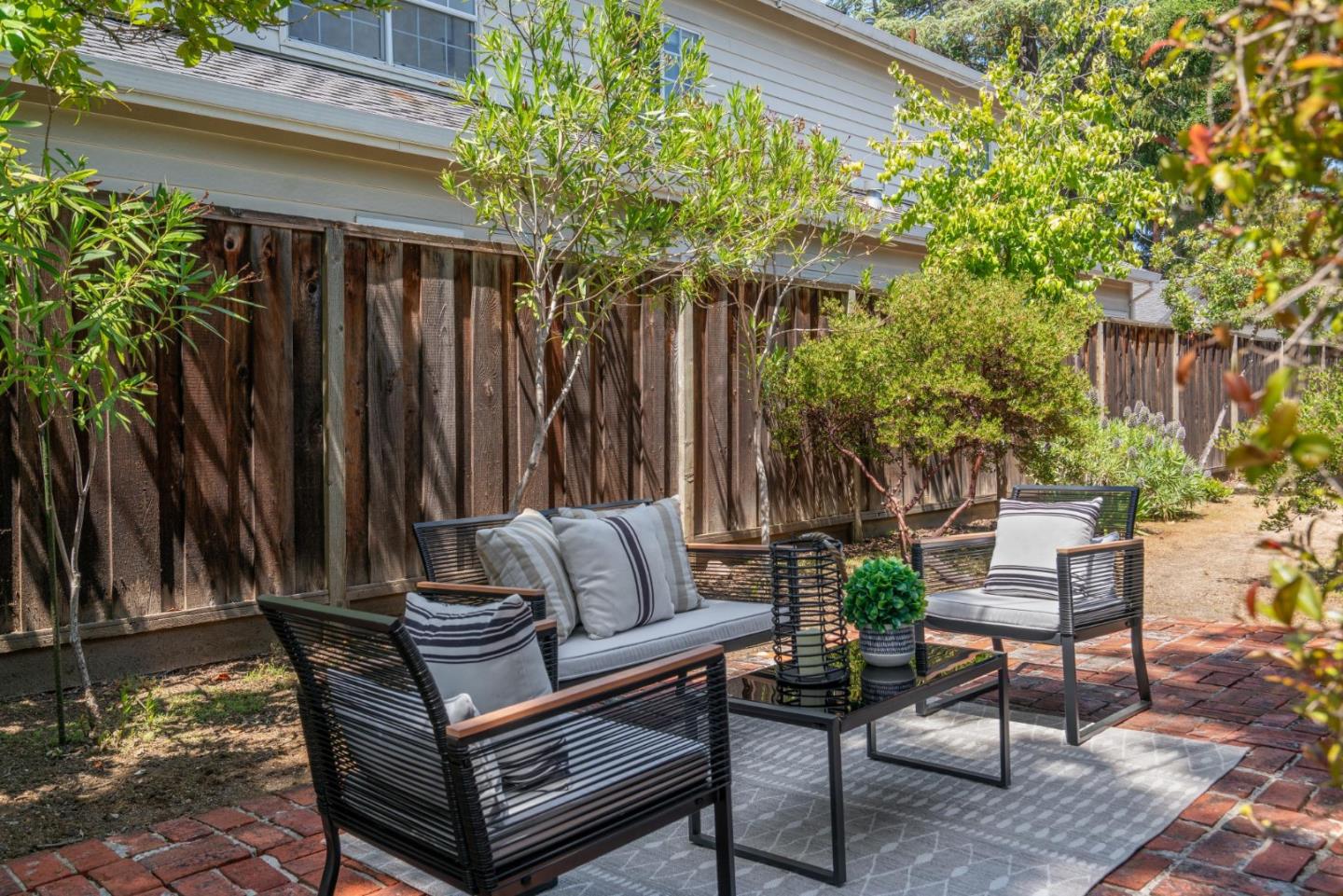 Detail Gallery Image 5 of 34 For 1230 Crane St, Menlo Park,  CA 94025 - 3 Beds | 2 Baths