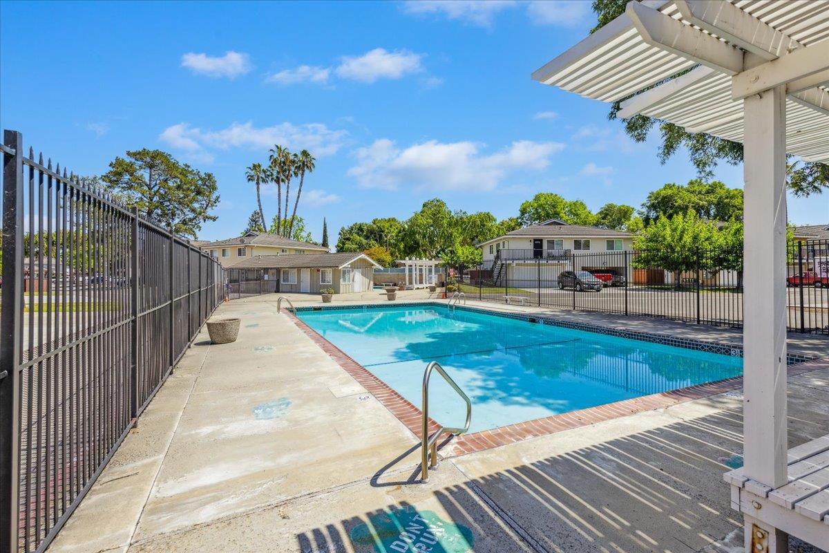 Detail Gallery Image 16 of 20 For 5715 Calmor Ave #1,  San Jose,  CA 95123 - 2 Beds | 1 Baths