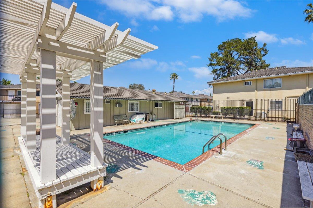 Detail Gallery Image 17 of 20 For 5715 Calmor Ave #1,  San Jose,  CA 95123 - 2 Beds | 1 Baths