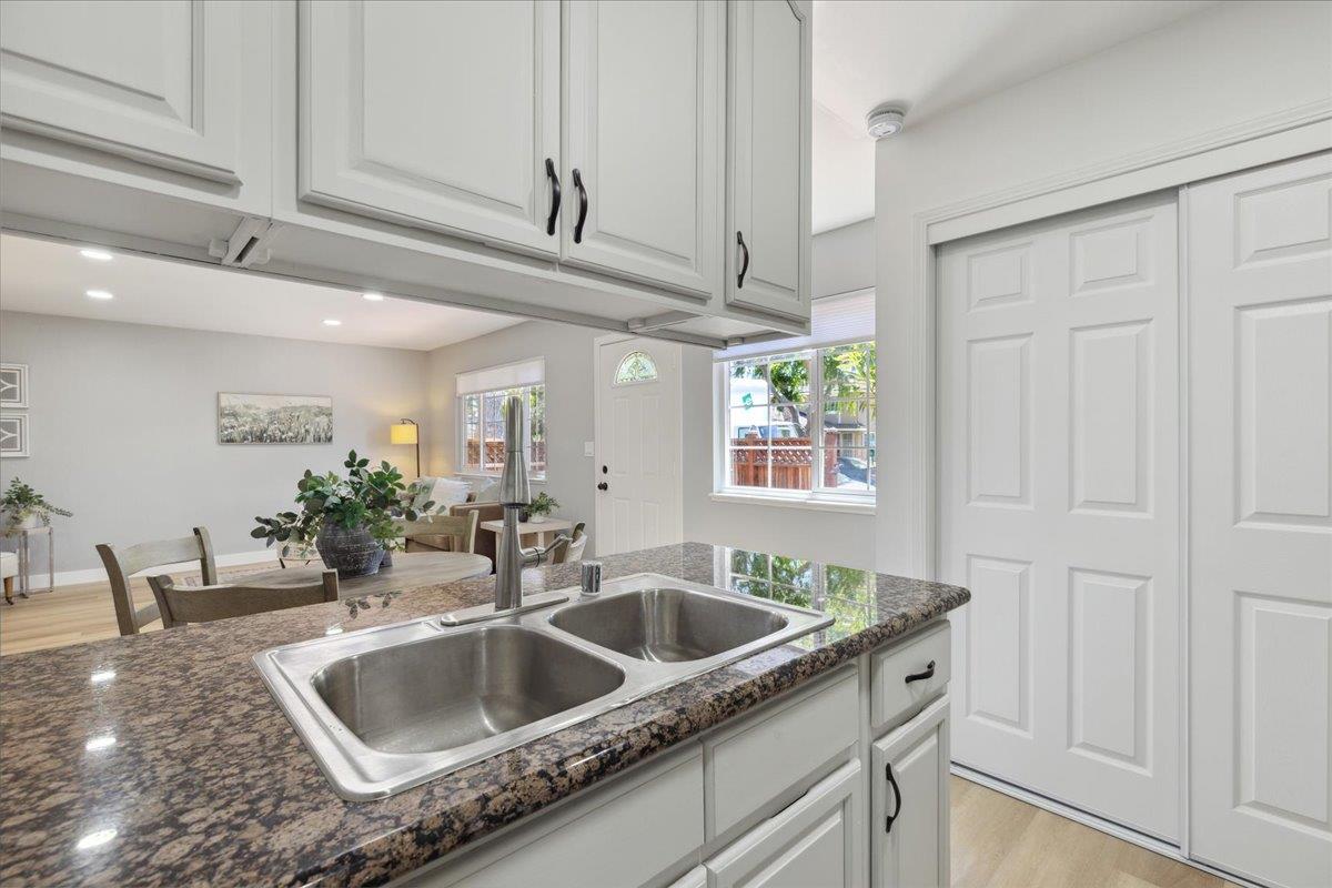 Detail Gallery Image 5 of 20 For 5715 Calmor Ave #1,  San Jose,  CA 95123 - 2 Beds | 1 Baths