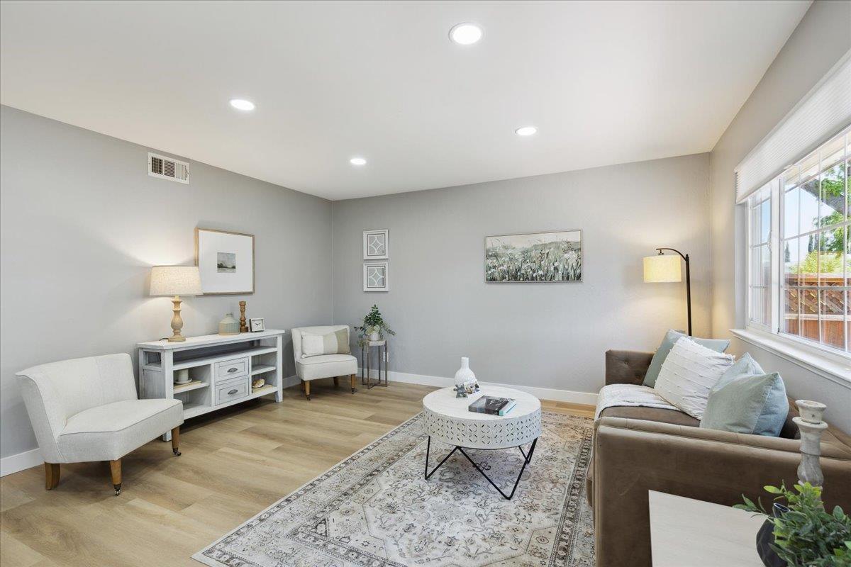 Detail Gallery Image 9 of 20 For 5715 Calmor Ave #1,  San Jose,  CA 95123 - 2 Beds | 1 Baths