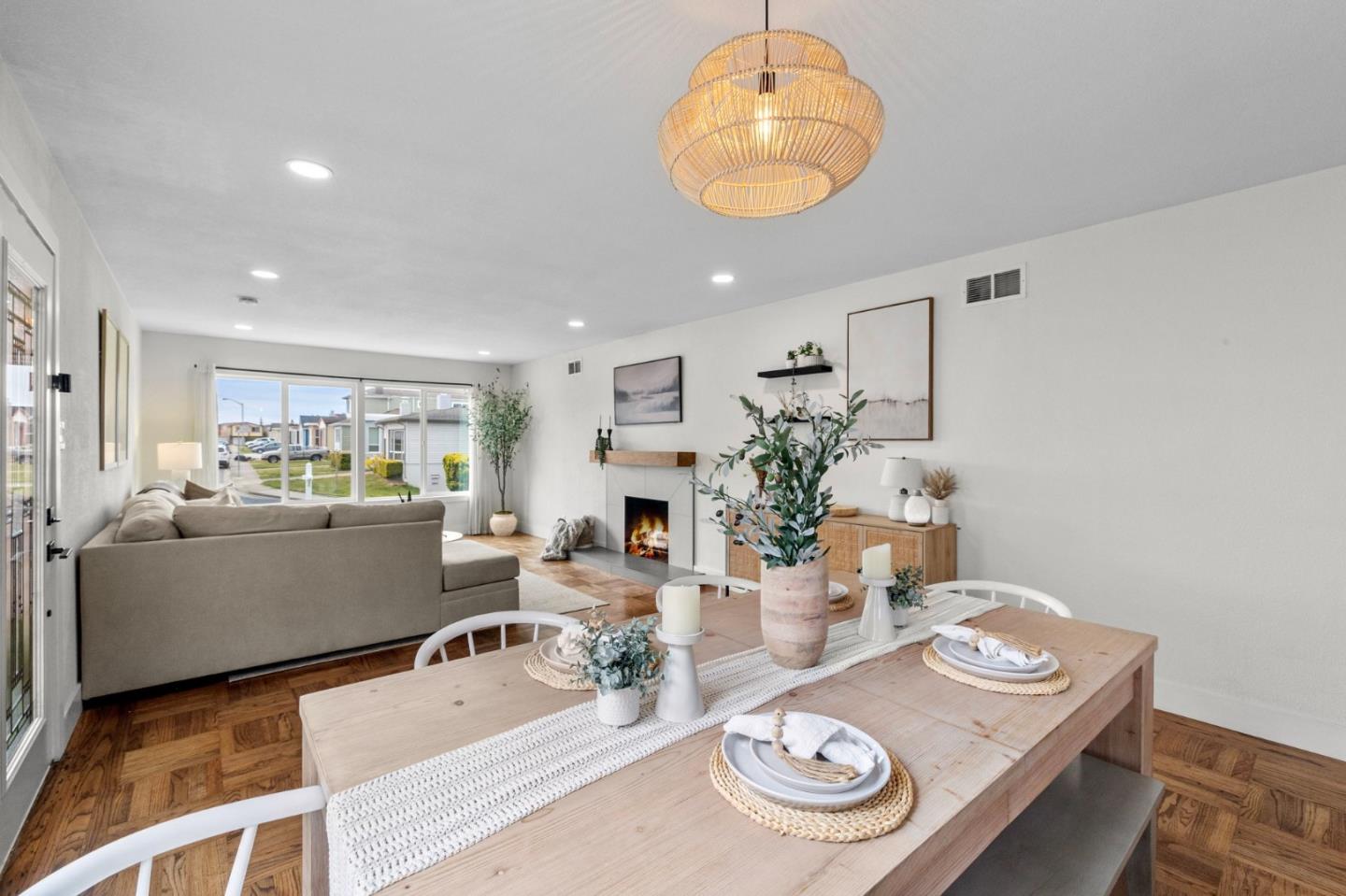 Detail Gallery Image 14 of 53 For 645 Skyline Dr, Daly City,  CA 94015 - 3 Beds | 2 Baths