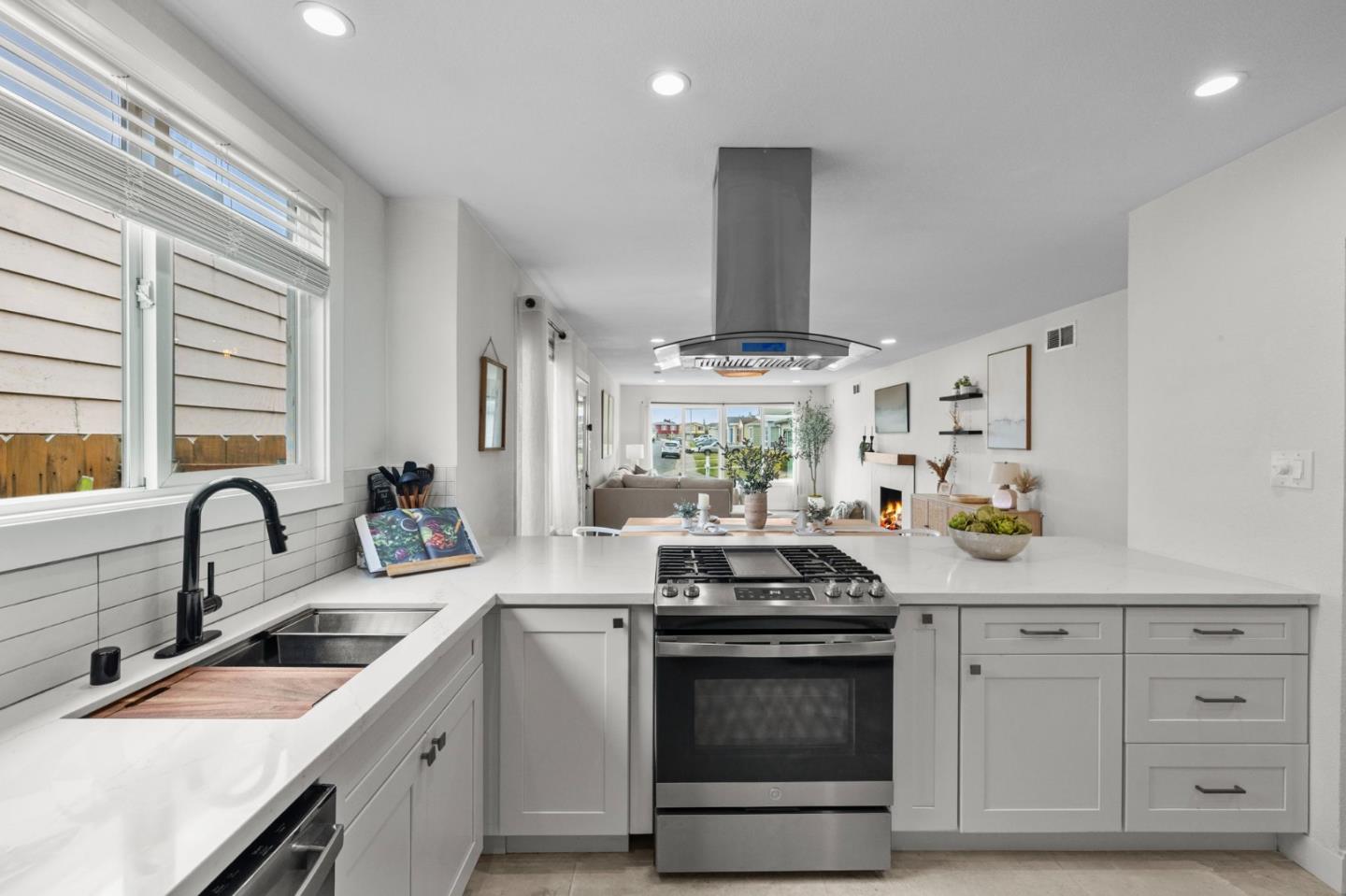 Detail Gallery Image 19 of 53 For 645 Skyline Dr, Daly City,  CA 94015 - 3 Beds | 2 Baths
