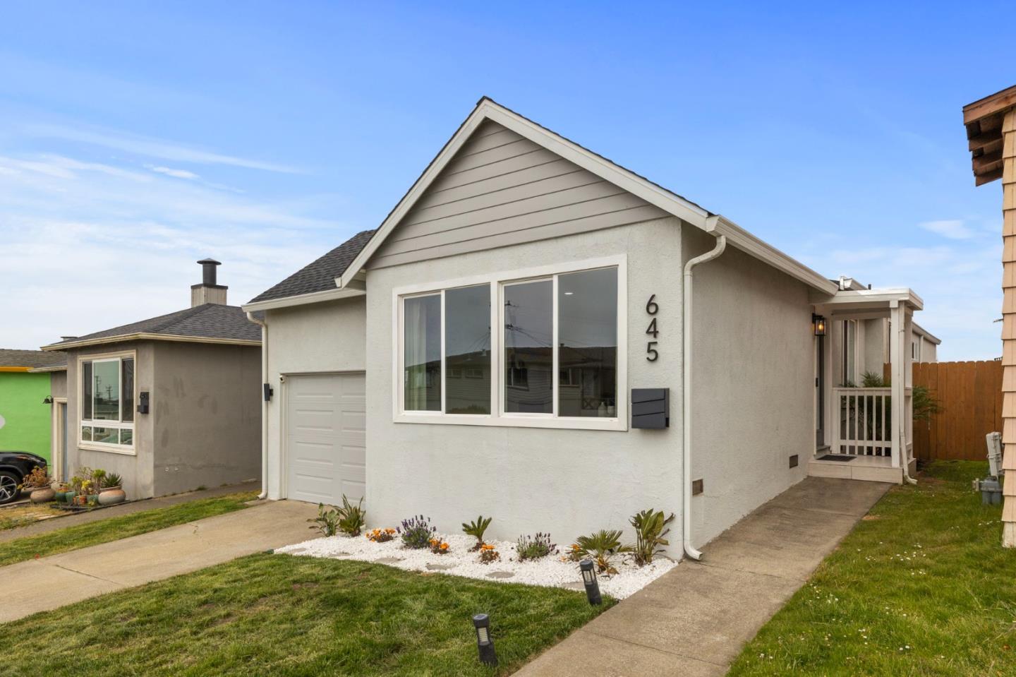 Detail Gallery Image 4 of 53 For 645 Skyline Dr, Daly City,  CA 94015 - 3 Beds | 2 Baths