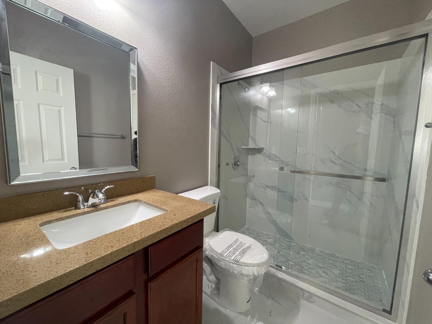 Detail Gallery Image 27 of 59 For 700 Red Barn Pl, Lathrop,  CA 95330 - 5 Beds | 3 Baths