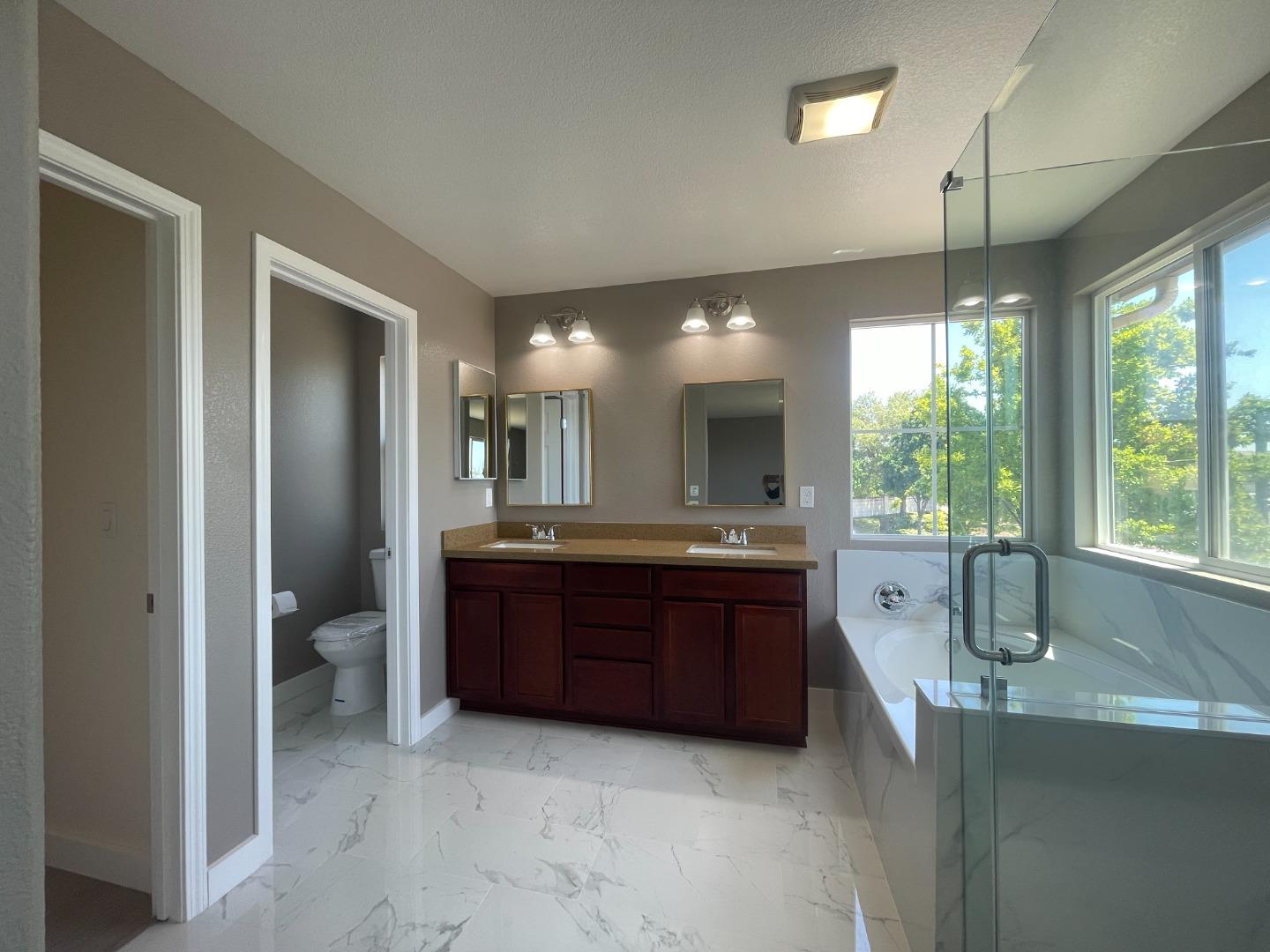 Detail Gallery Image 36 of 59 For 700 Red Barn Pl, Lathrop,  CA 95330 - 5 Beds | 3 Baths