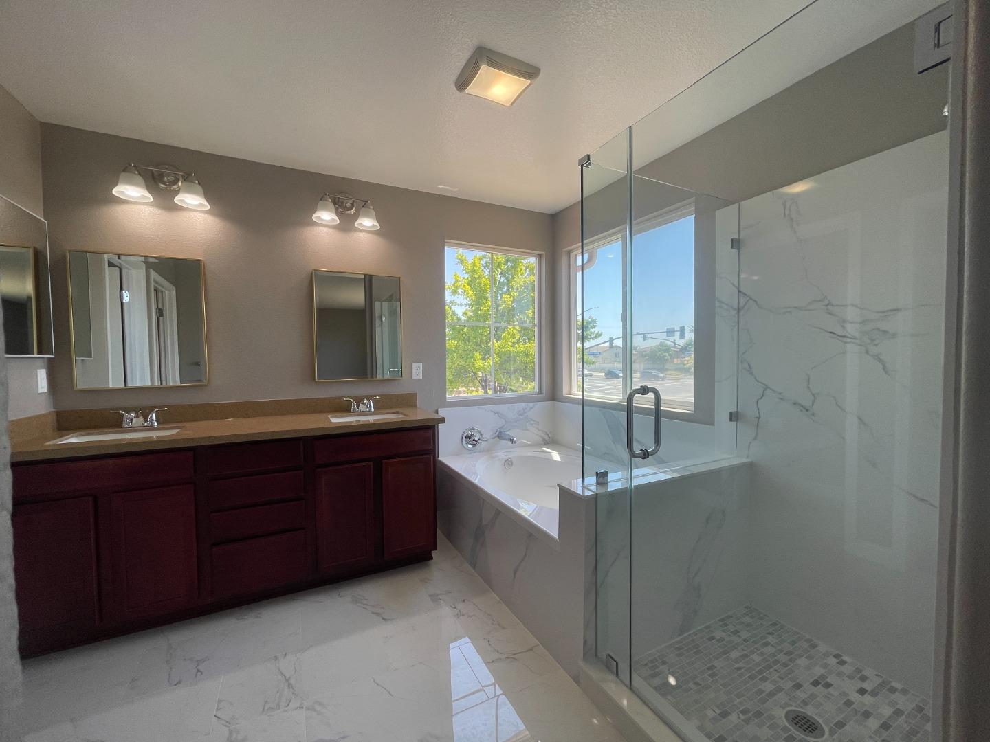 Detail Gallery Image 37 of 59 For 700 Red Barn Pl, Lathrop,  CA 95330 - 5 Beds | 3 Baths