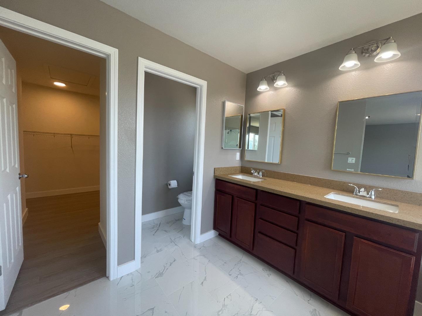 Detail Gallery Image 39 of 59 For 700 Red Barn Pl, Lathrop,  CA 95330 - 5 Beds | 3 Baths